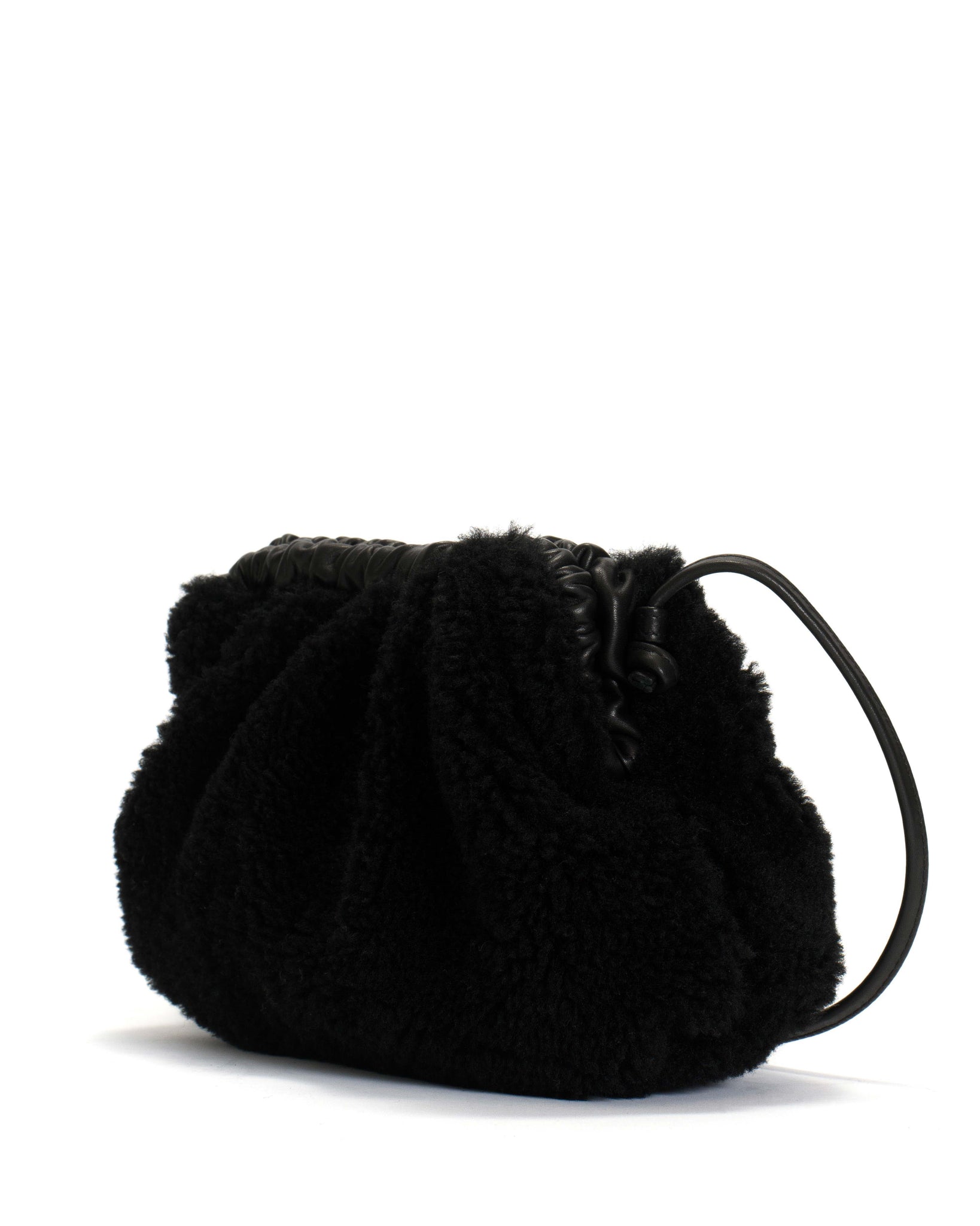 Hally petite cloud bag Shearling & Shiny lamb Black - Anonymous Copenhagen