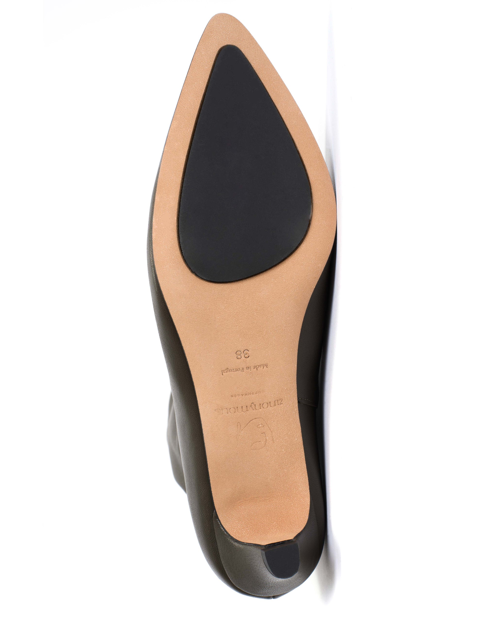 Avy 40 stiletto Silky calf Black - Anonymous Copenhagen