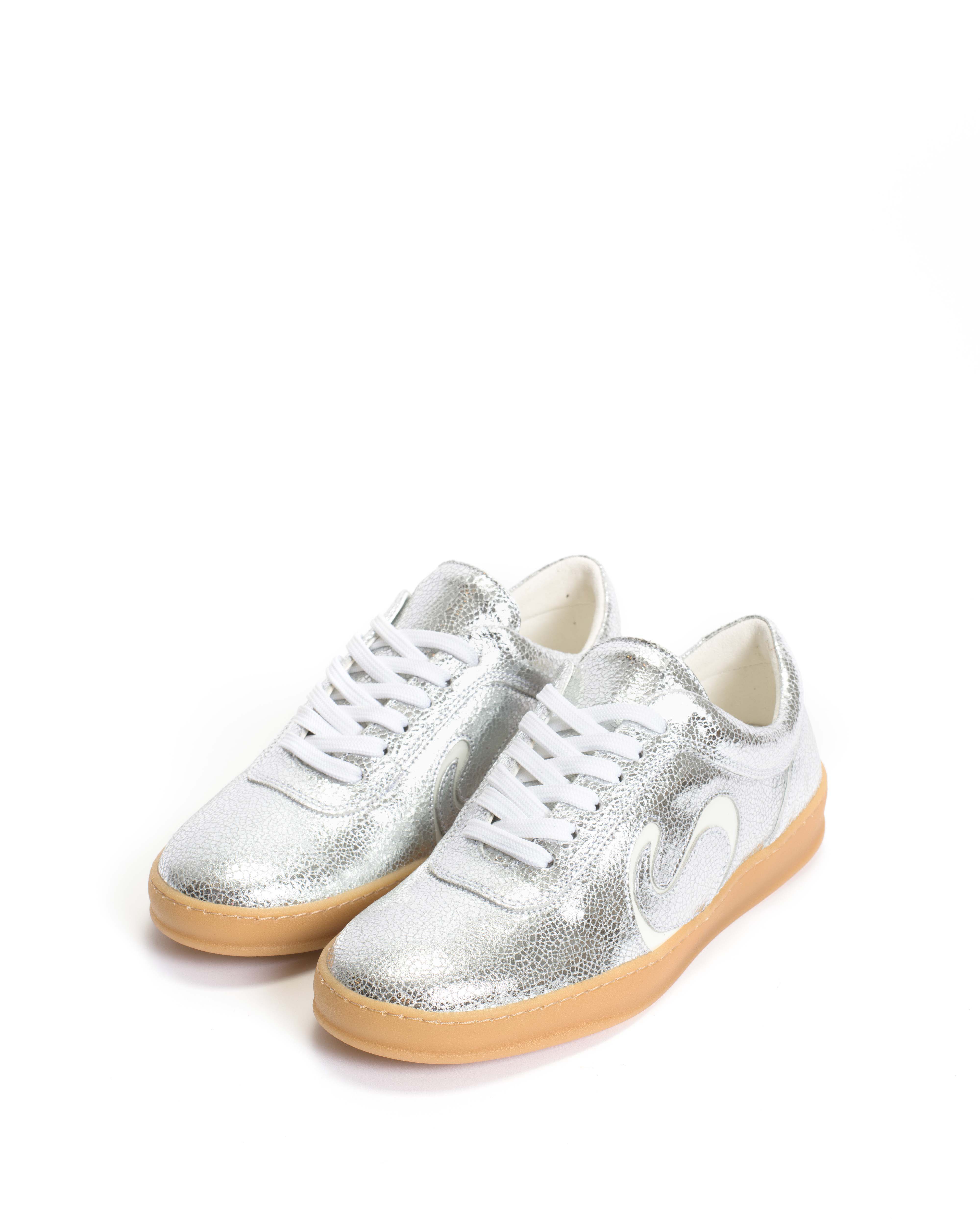 Blaire Crackled metallic goat & polished soft calf Silver & white sand