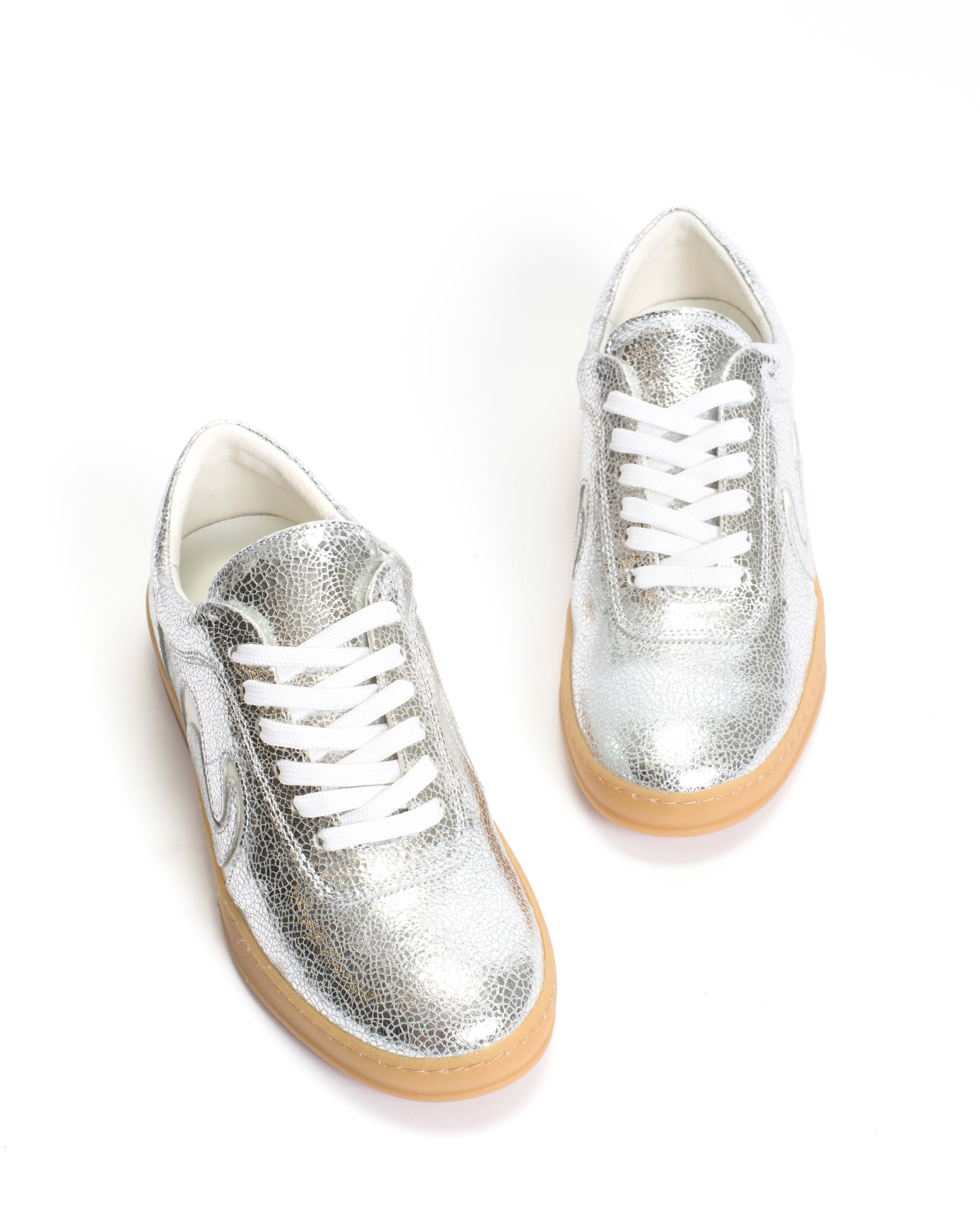Blaire Crackled metallic goat & polished soft calf Silver & white sand