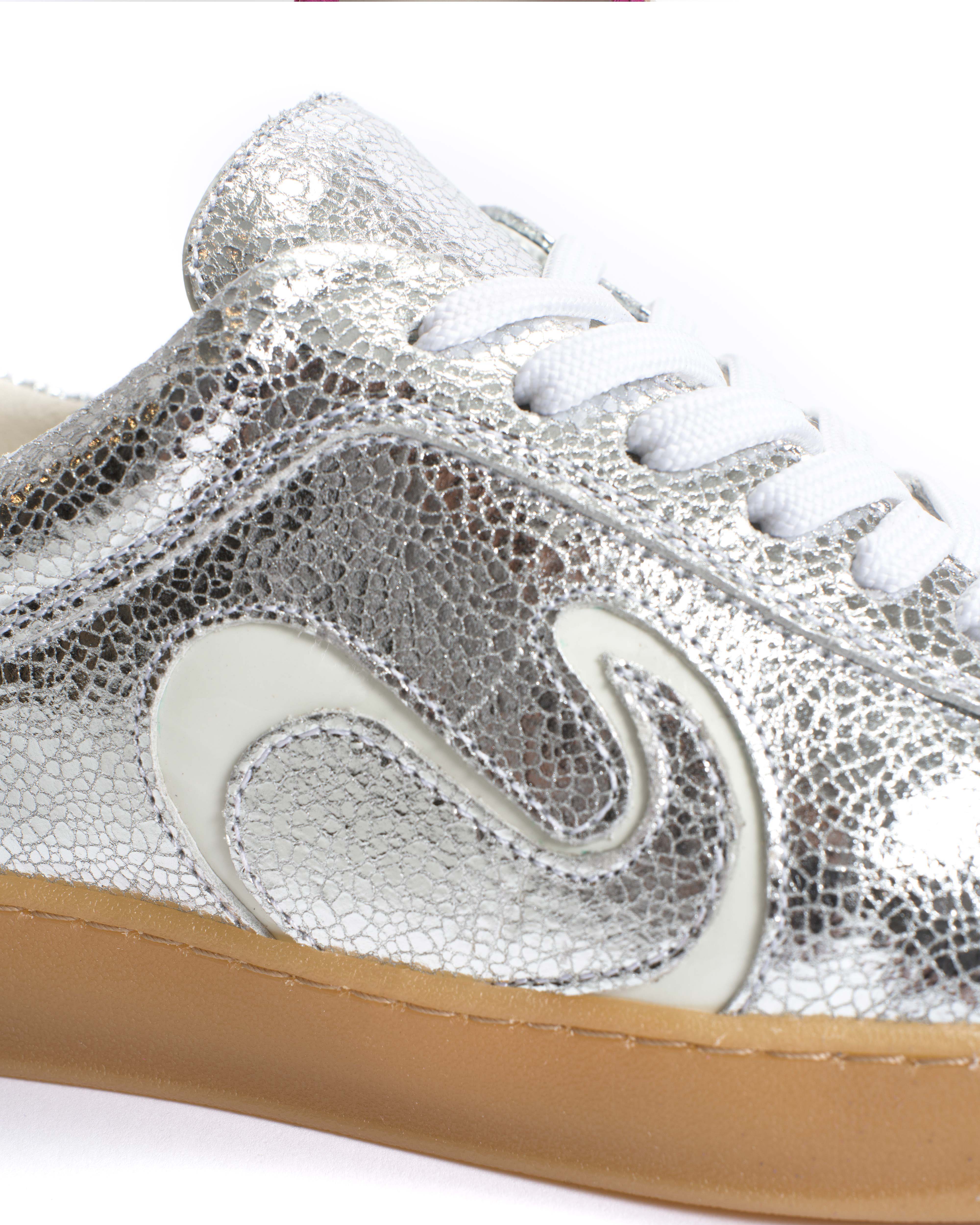 Blaire Crackled metallic goat & polished soft calf Silver & white sand