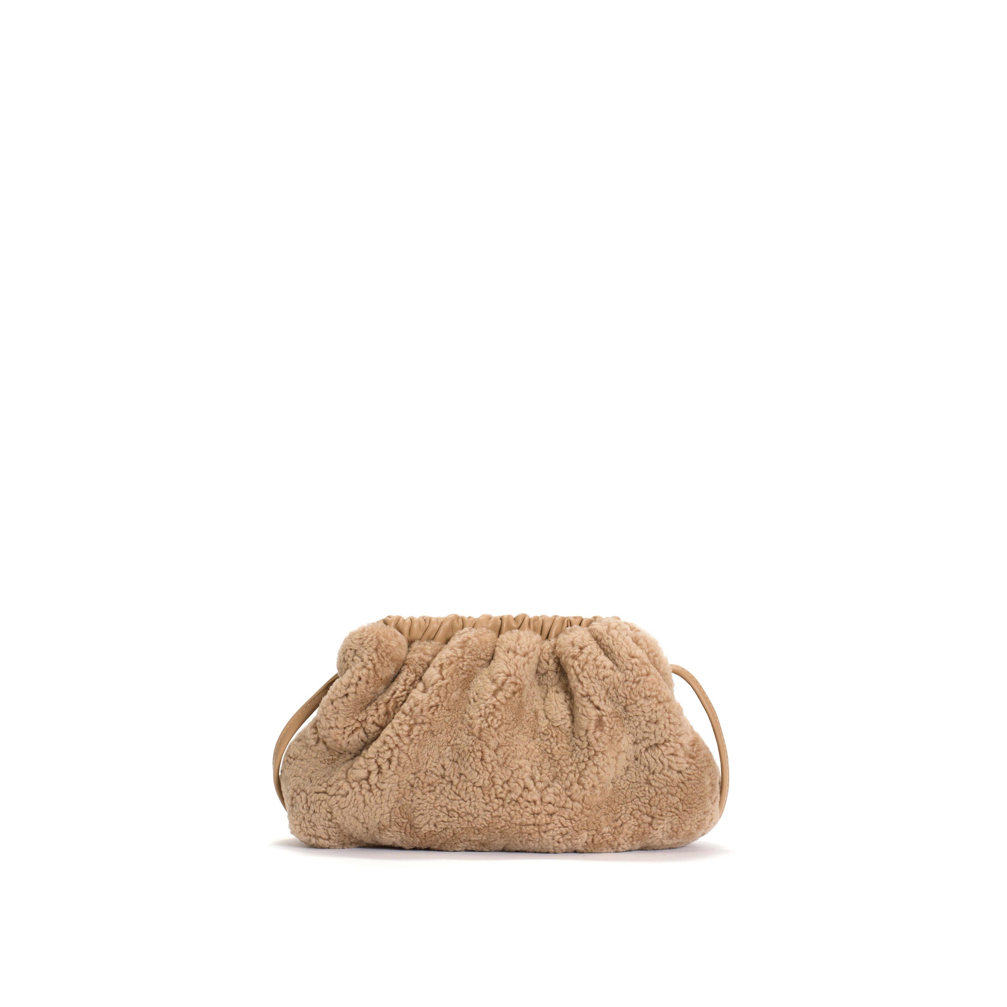 Hally petite cloud bag Shearling & Shiny lamb Desert sand - Anonymous Copenhagen