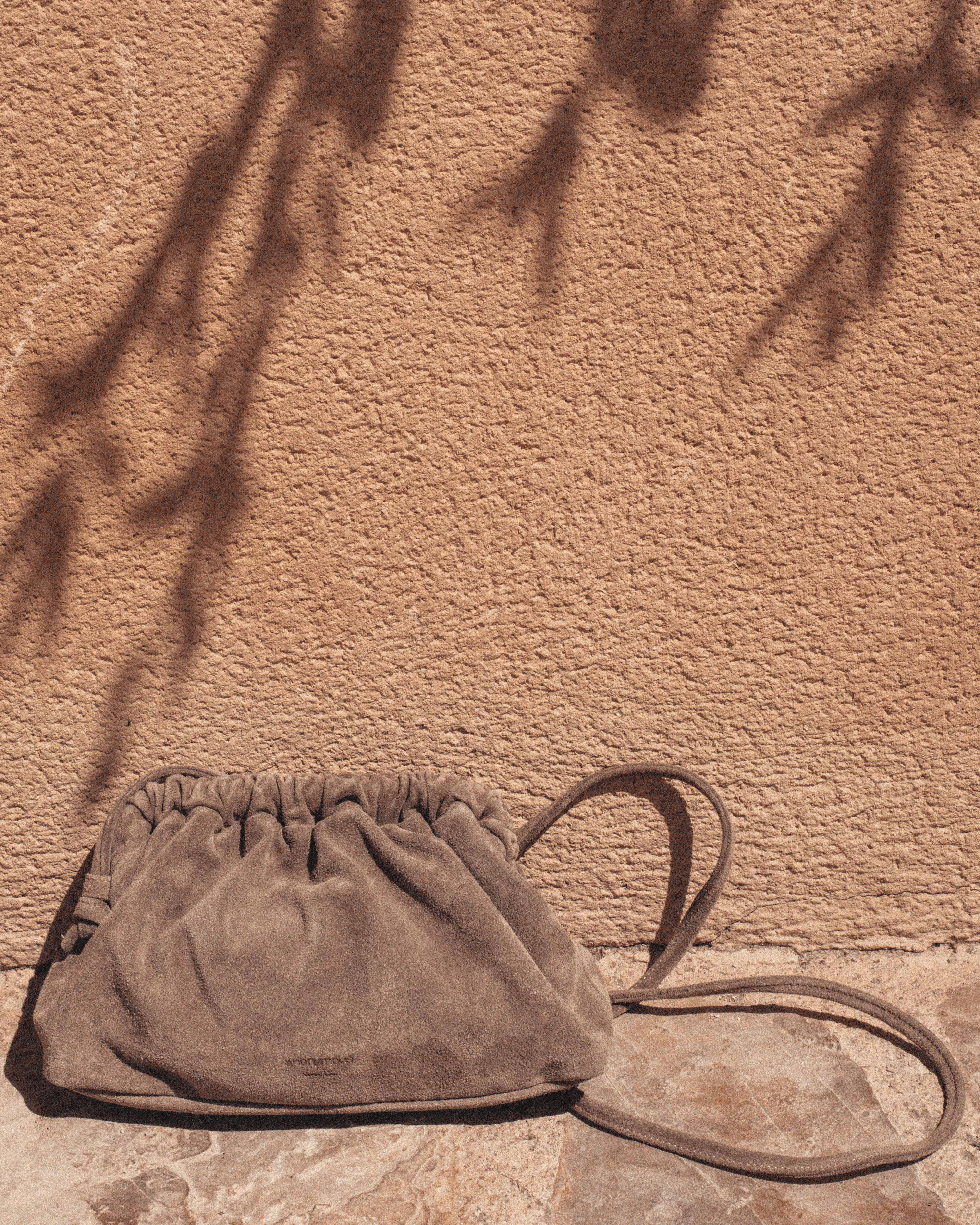 Hally petite cloud bag Calf suede Mushroom