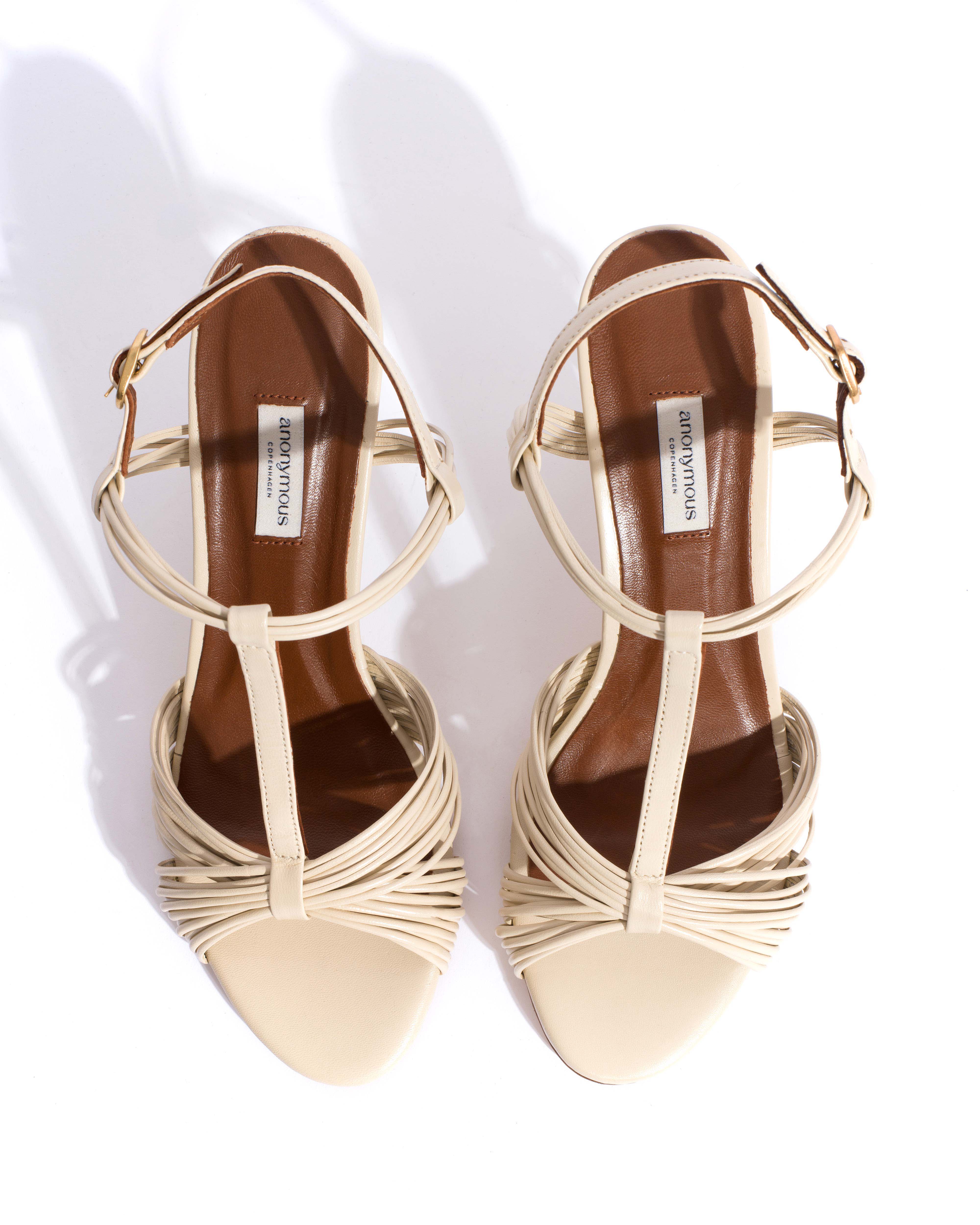 Alessandra 75 Shiny lamb White sand