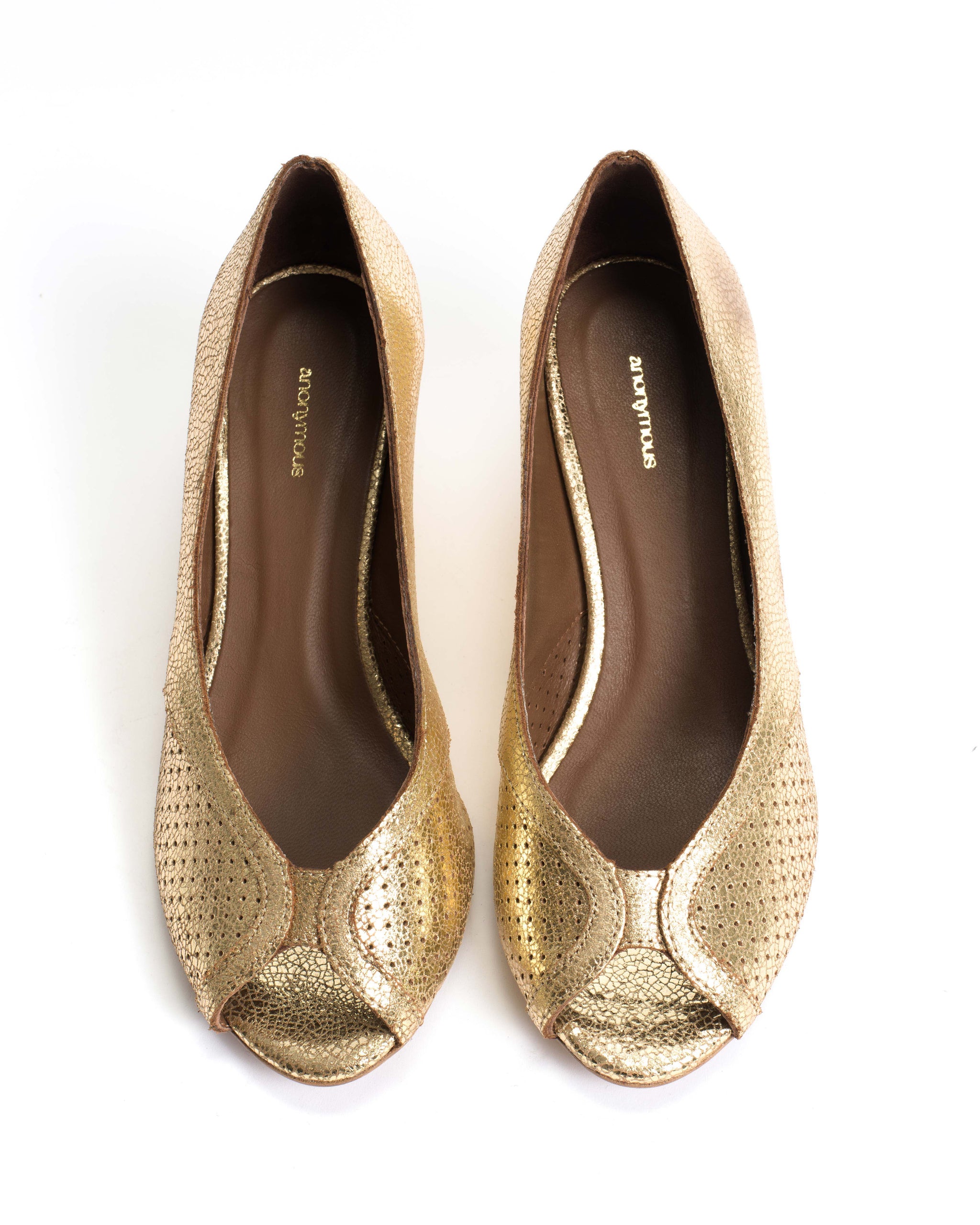 Tiffany triangle crackled metallic goat Gold - Anonymous Copenhagen