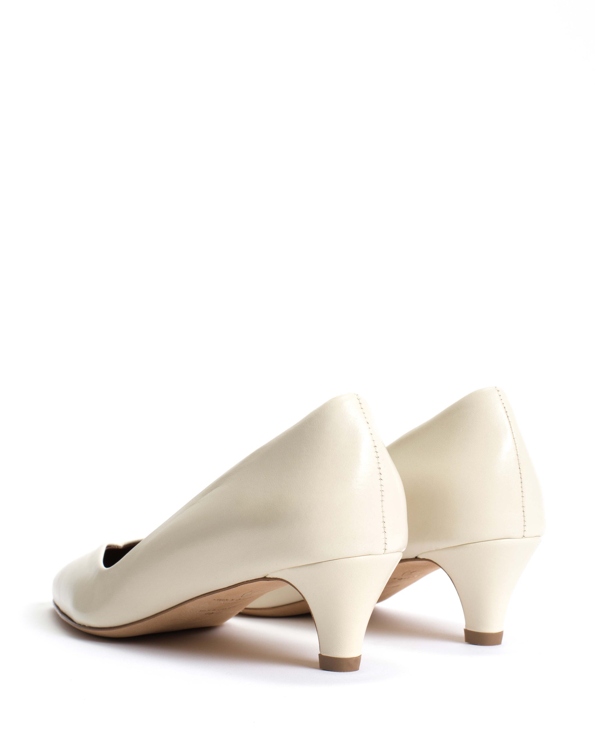 Trini 40 stiletto Shiny lamb White sand - Anonymous Copenhagen