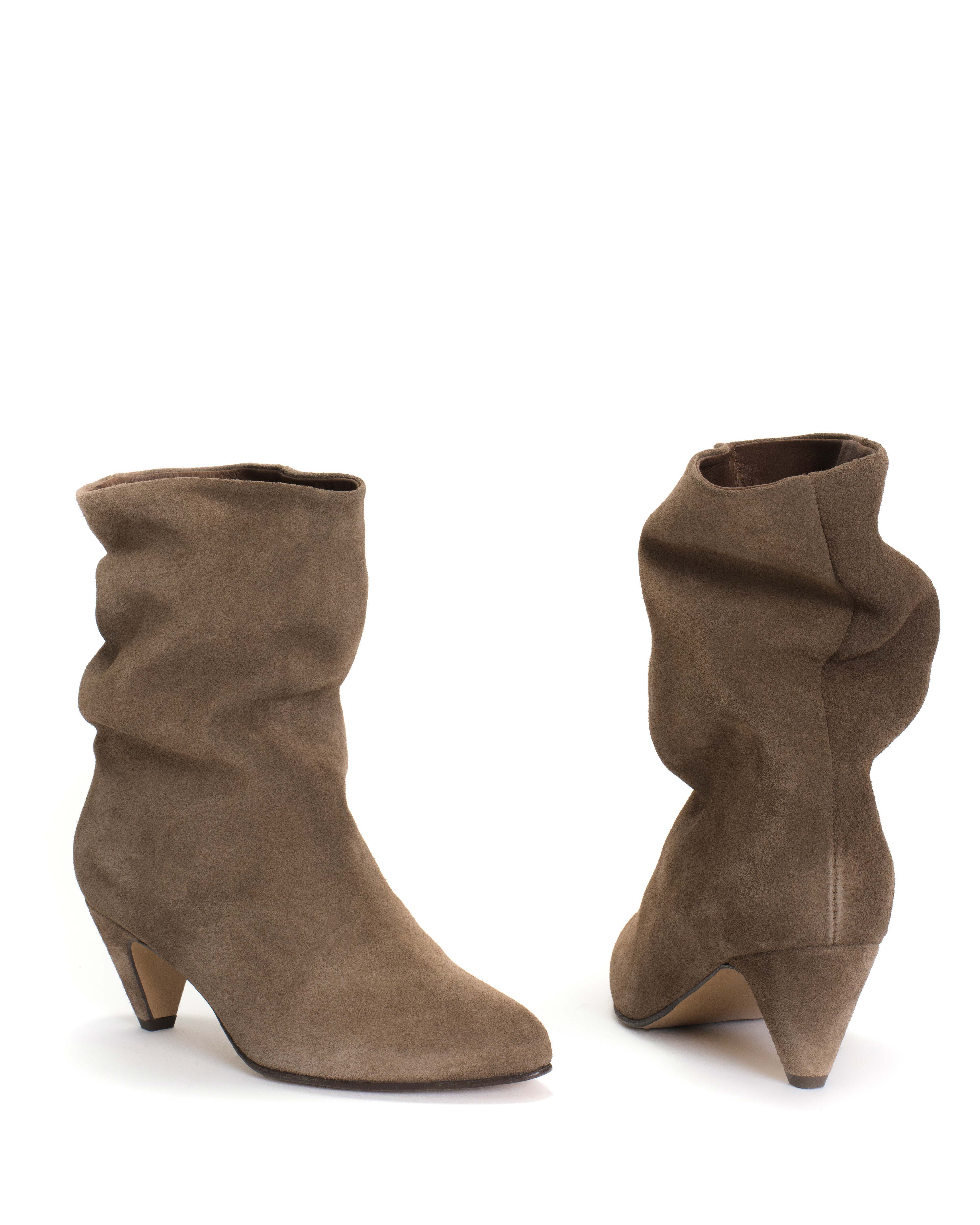 Vully 50 Stiletto Calf Suede Dark taupe