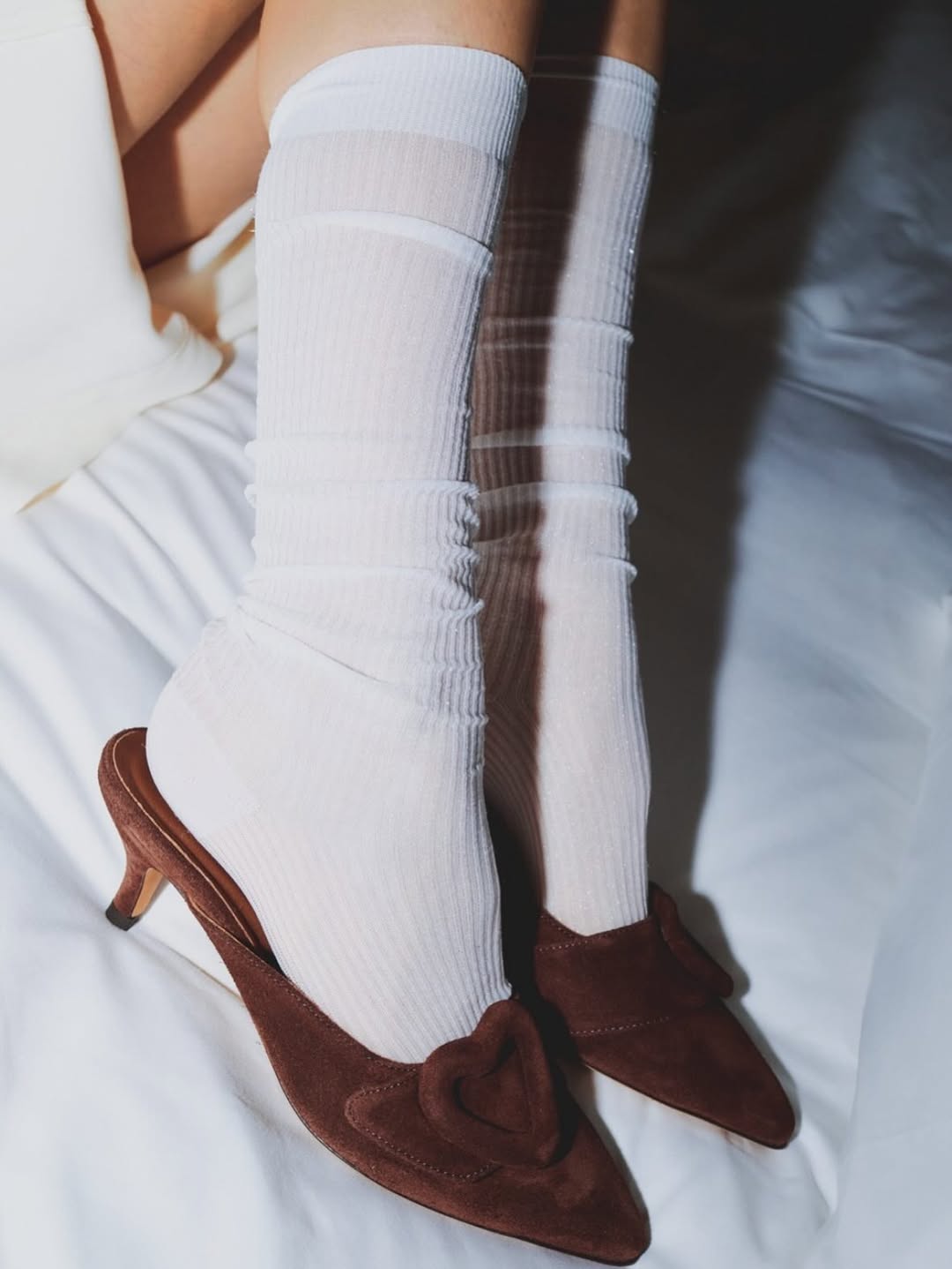 53% nylon 48% polyester