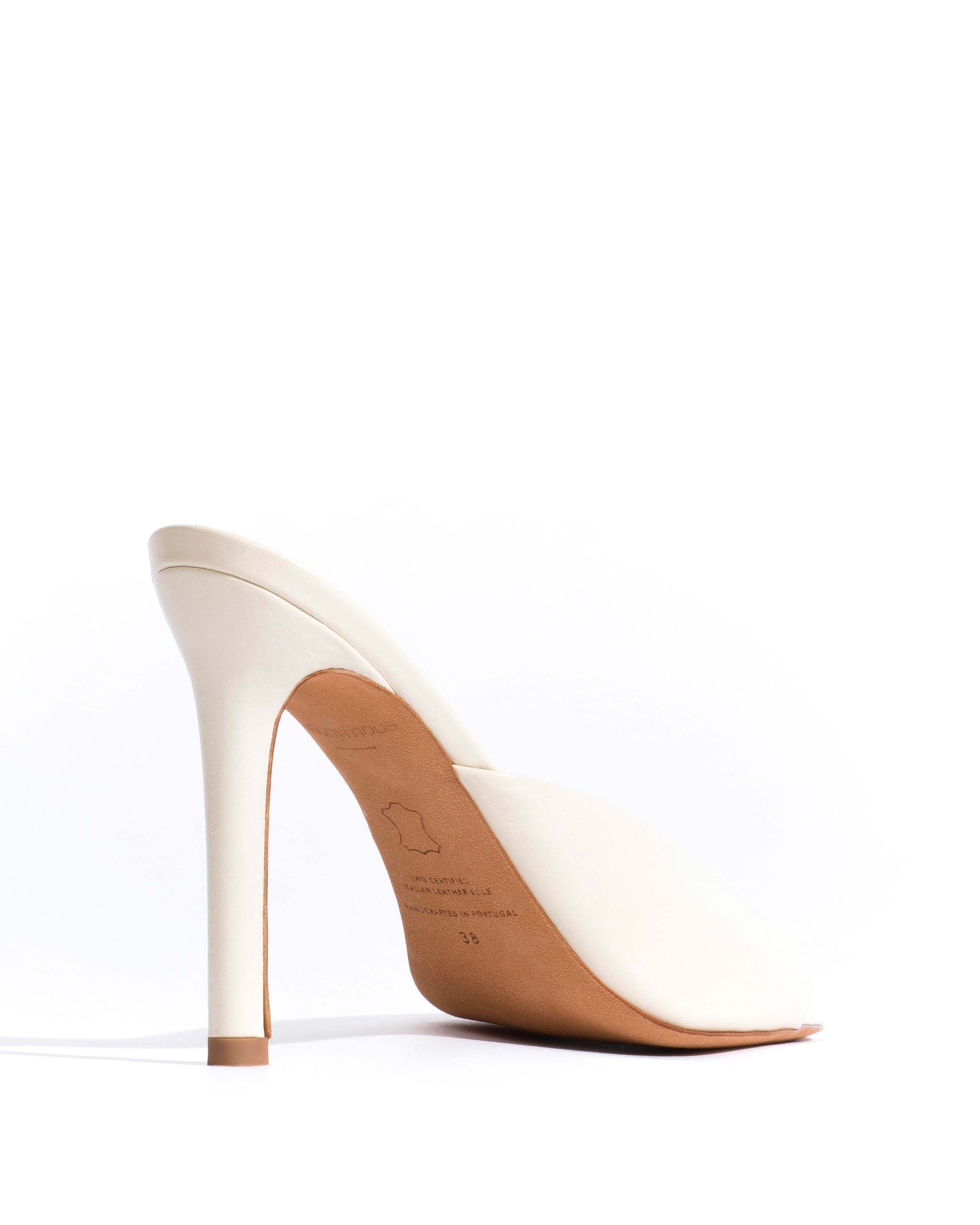 Mazy 100 Crinkled polished goat White sand - Anonymous Copenhagen Heels
