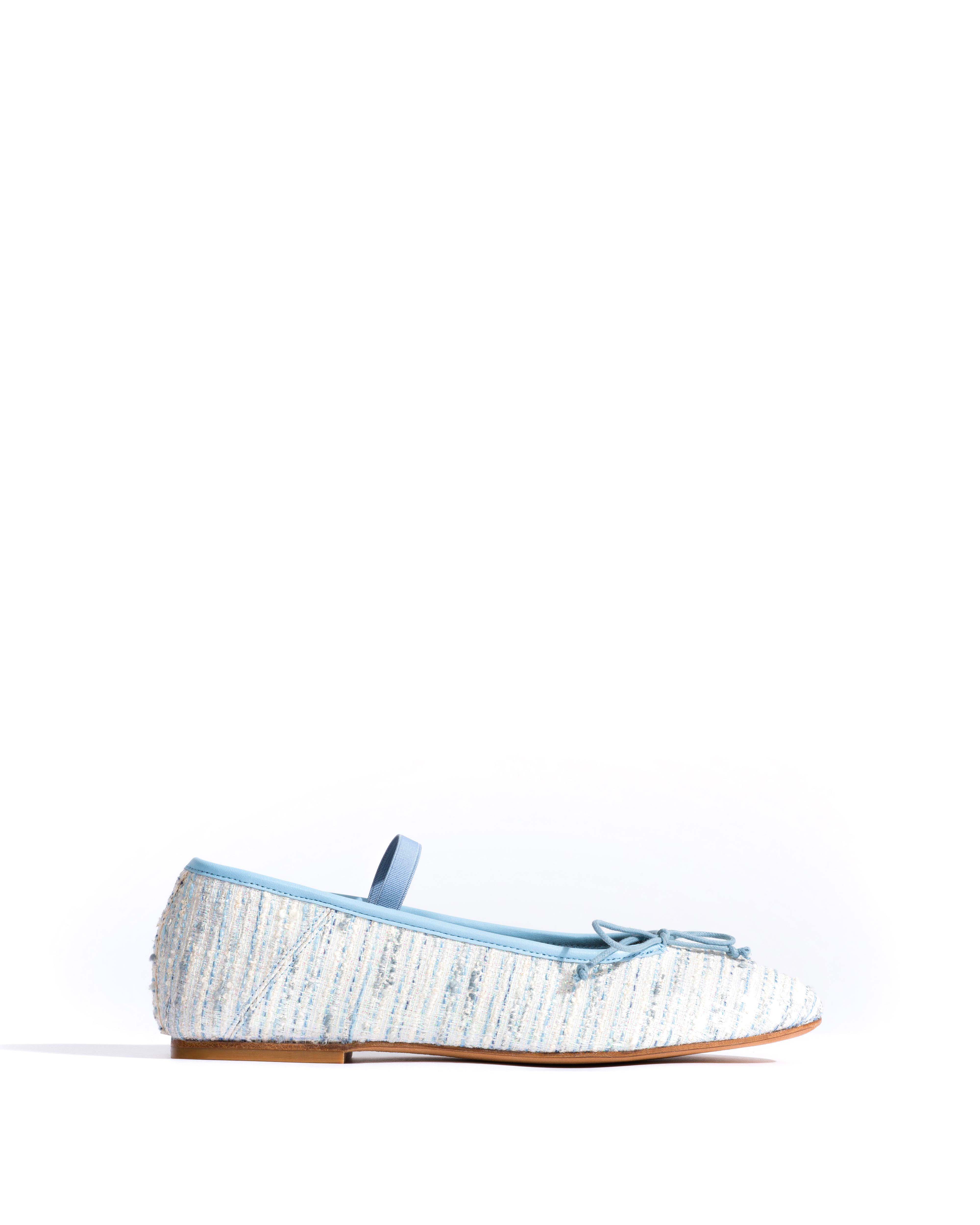 Rhina Boucle White porcelain blue