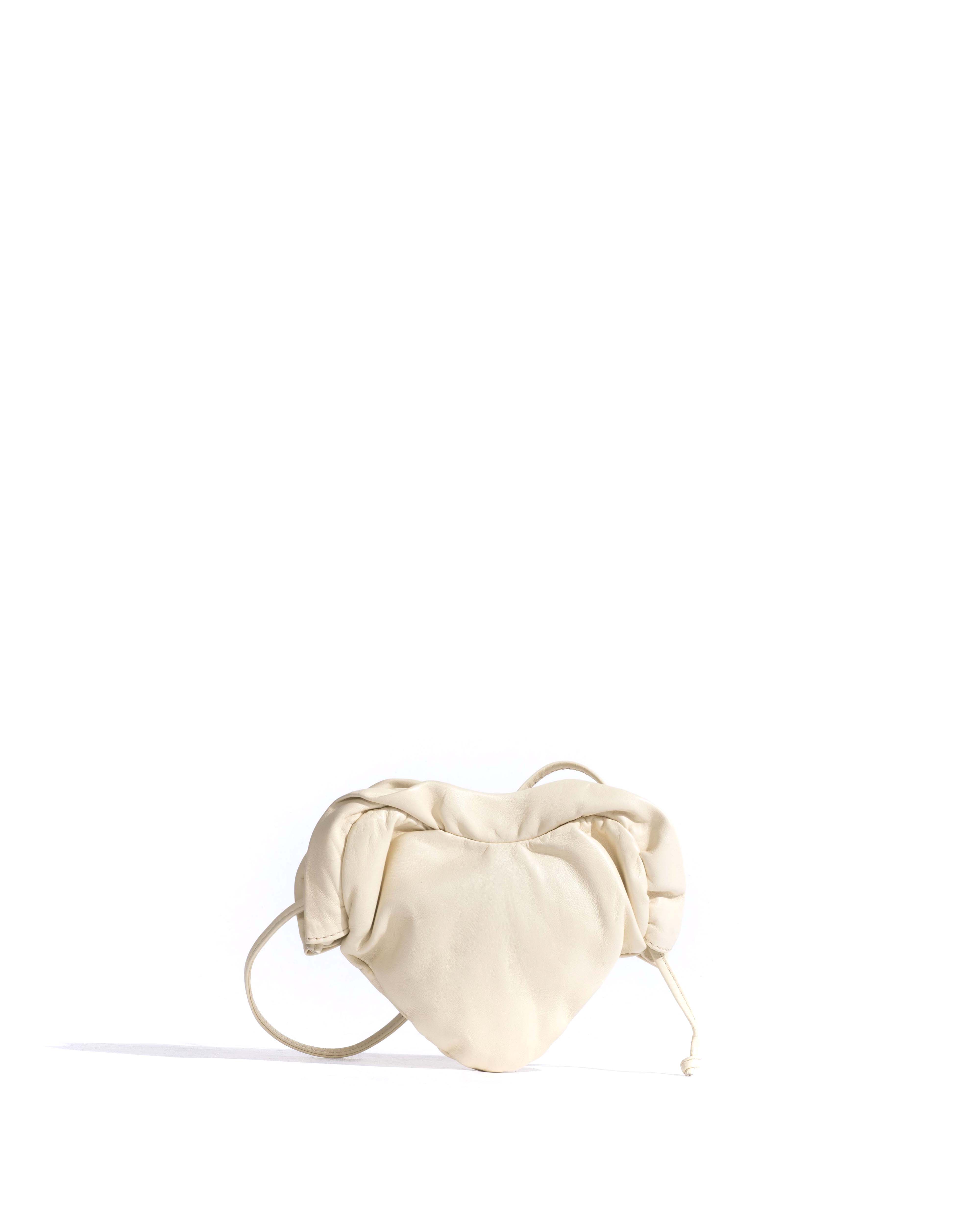 Zally petite heart bag Shiny lamb White sand