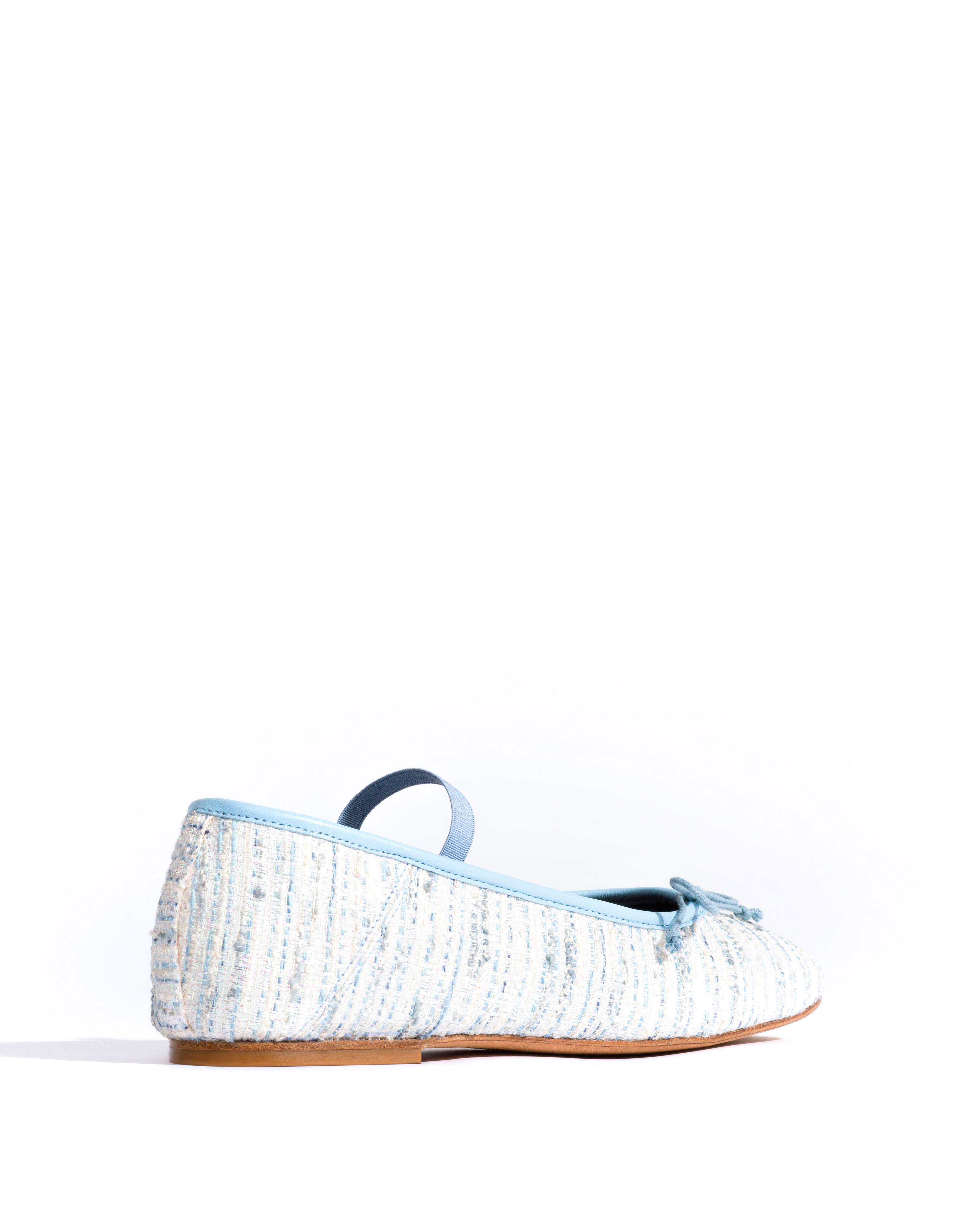 Rhina Boucle White porcelain blue