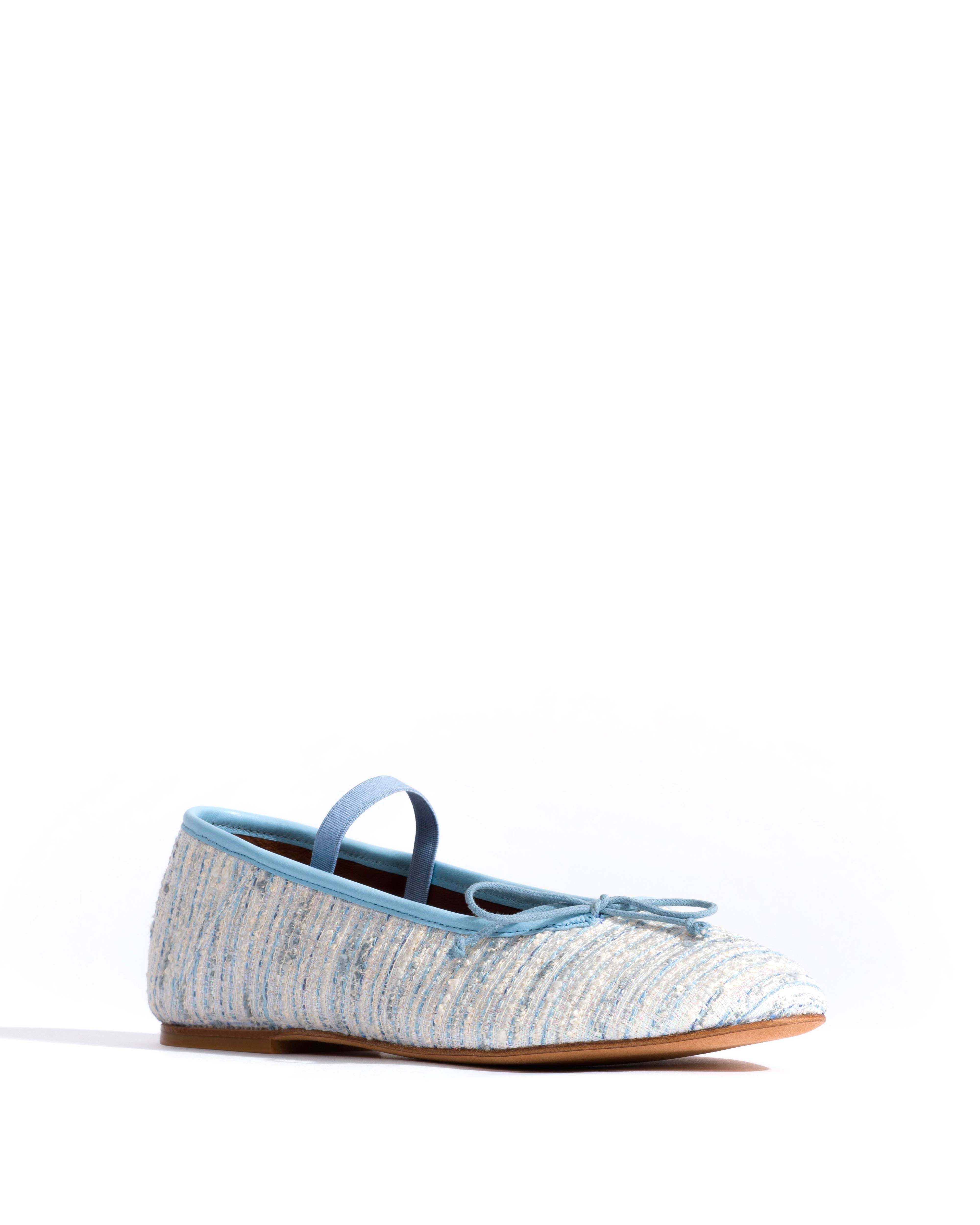 Rhina Boucle White porcelain blue