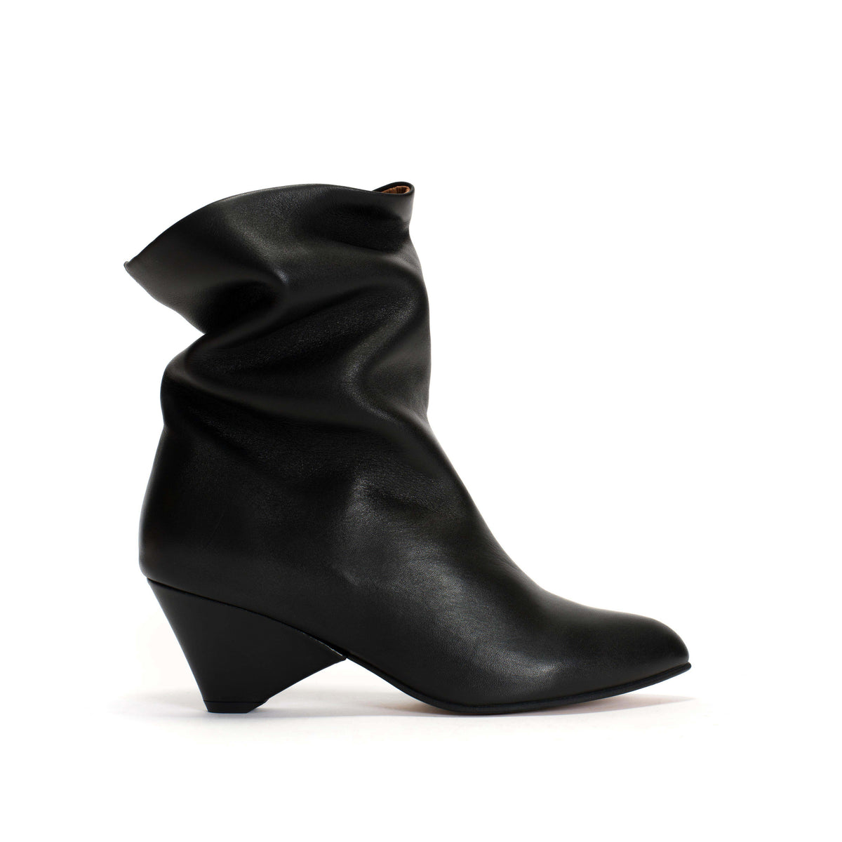 Vully 50 triangle Soft calf Black