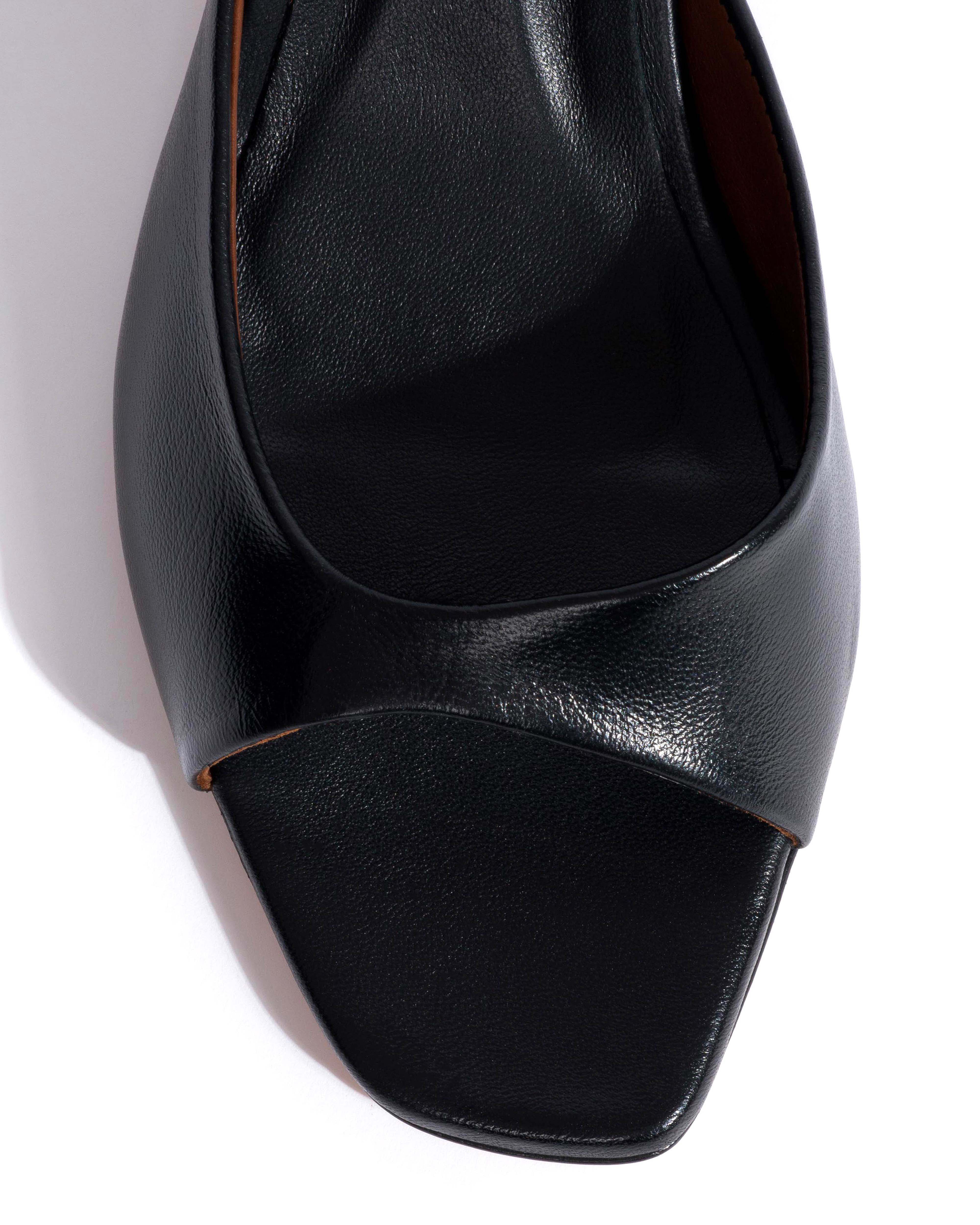 Mazy 55 Shiny lamb Black