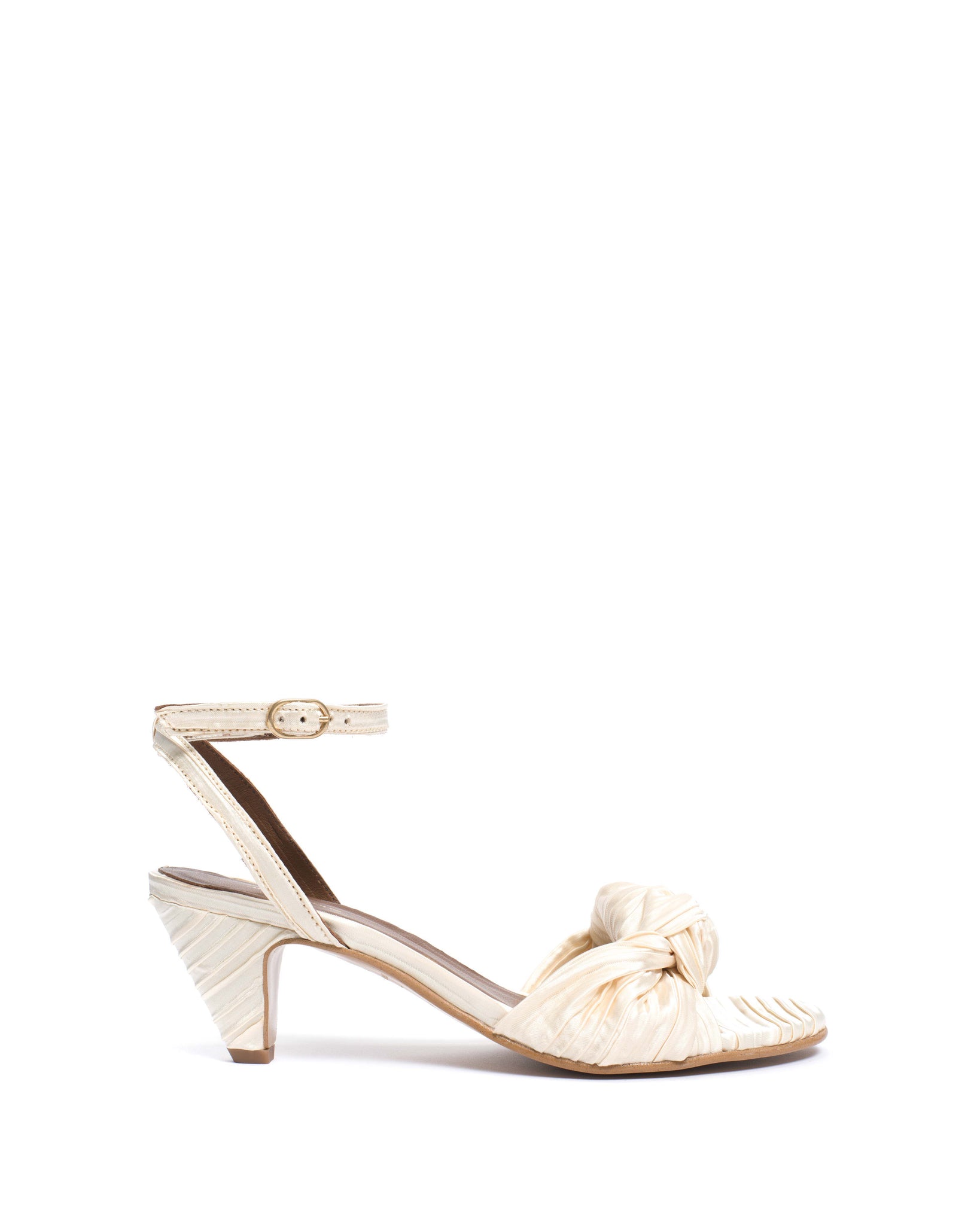 Aliza 50 stiletto Pleated satin Creamy white - Anonymous Copenhagen