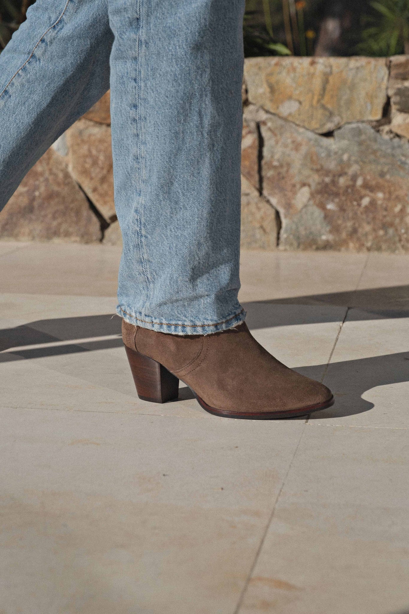 Fiona 60 Calf Suede Dark taupe - Anonymous Copenhagen