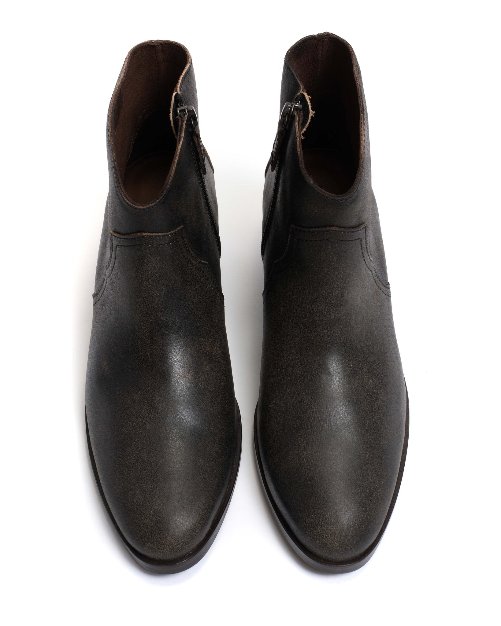 Fiona 35 Distressed vegetable tanned calf Off black - Anonymous Copenhagen