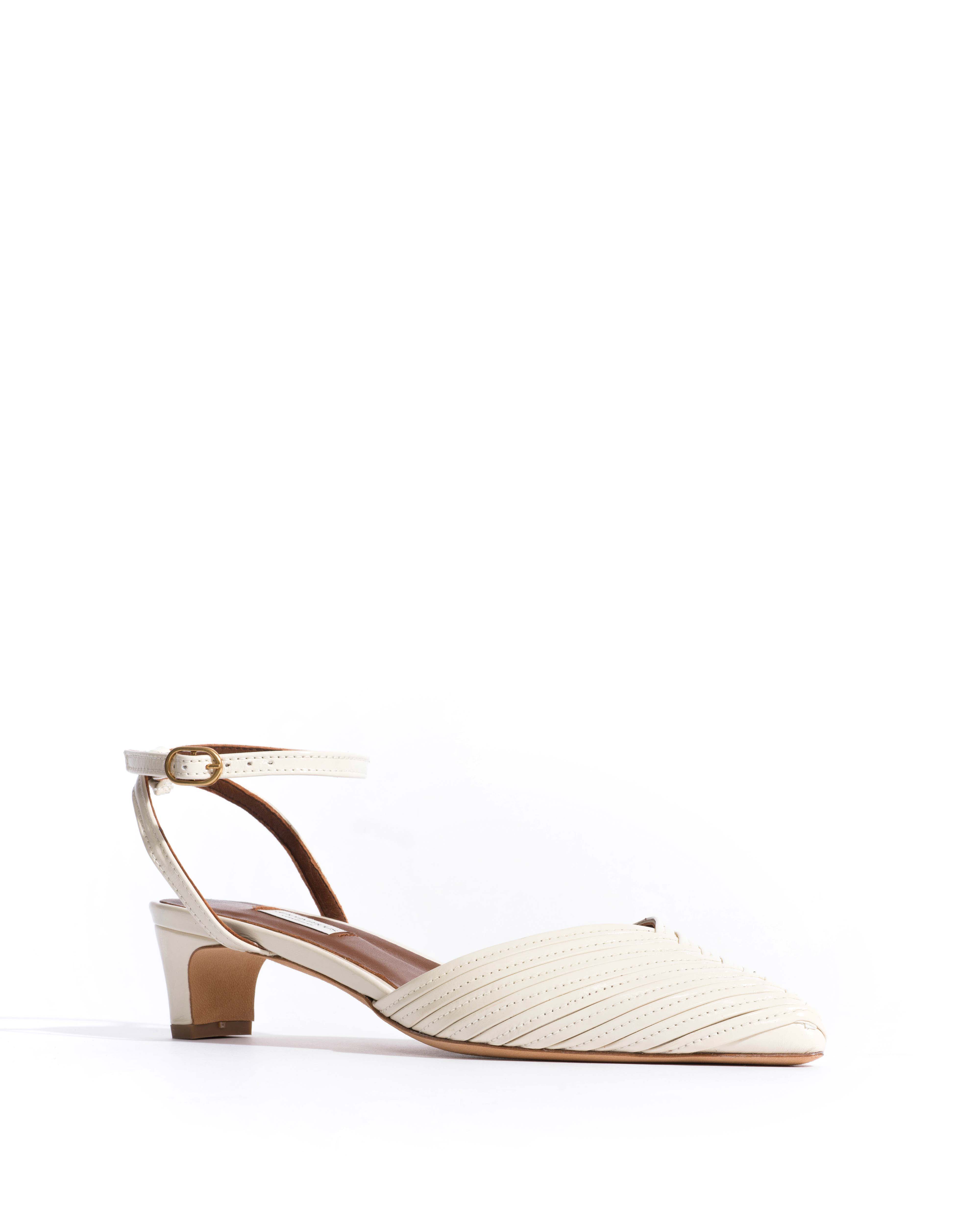 Givia 40 Crinkled polished goat White sand