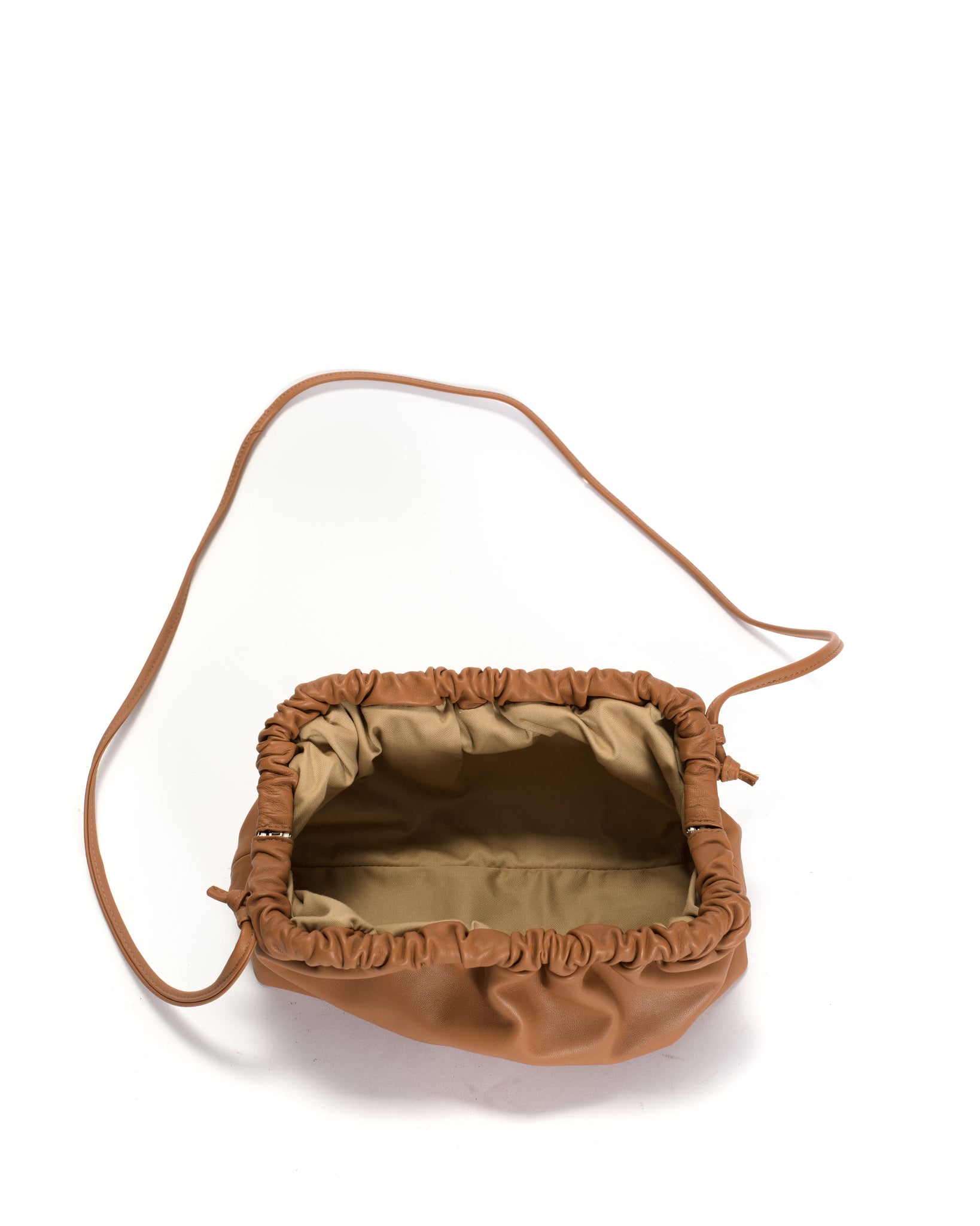 Hally grand cloud bag Silky lamb Caramel - Anonymous Copenhagen
