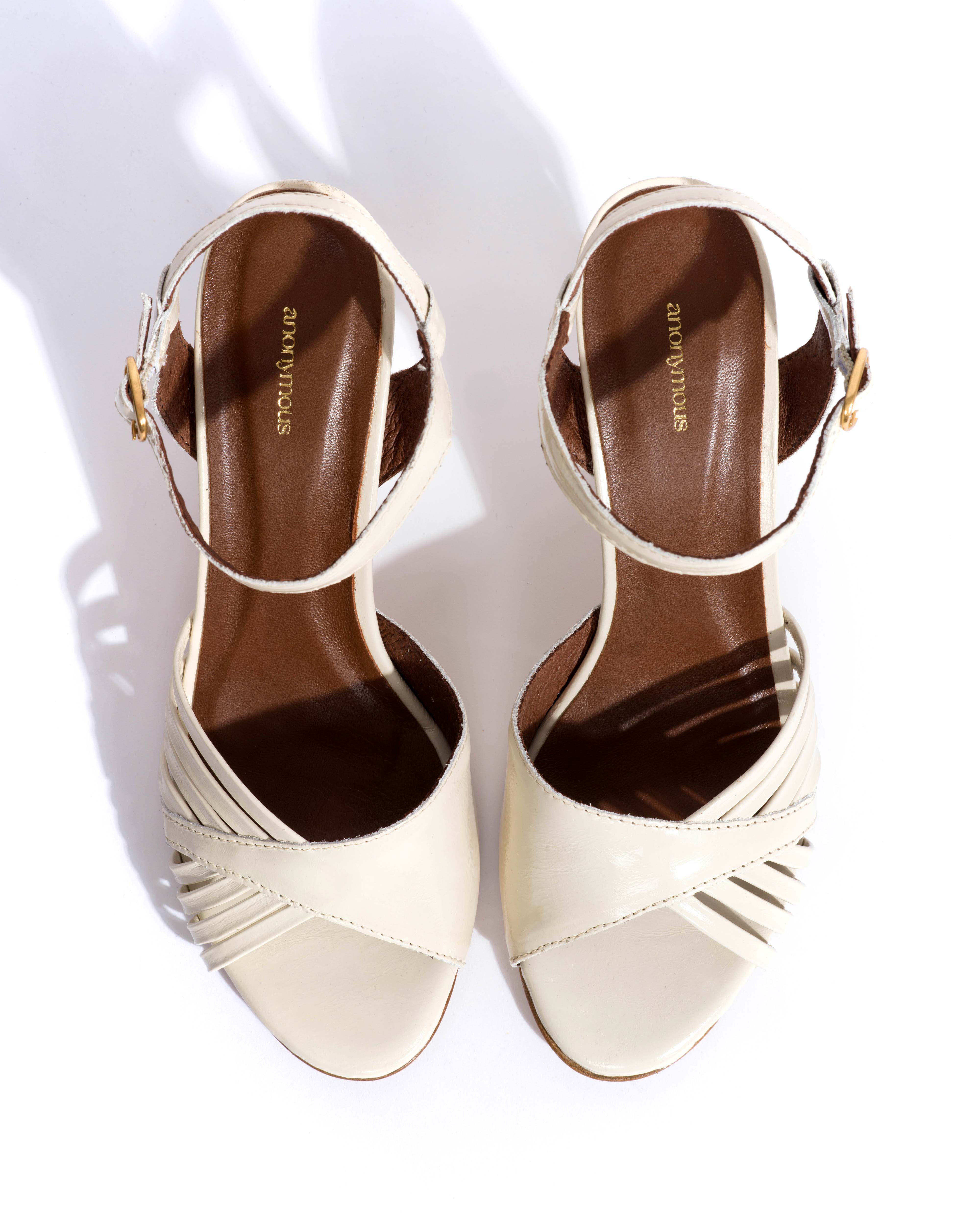 Hermine 75 Crinkled polished goat White sand