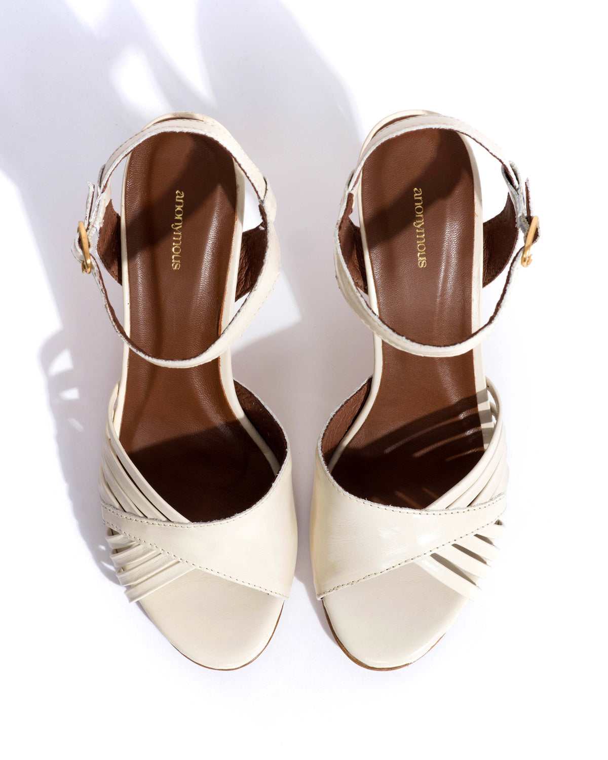 Hermine 75 Crinkled polished goat White sand