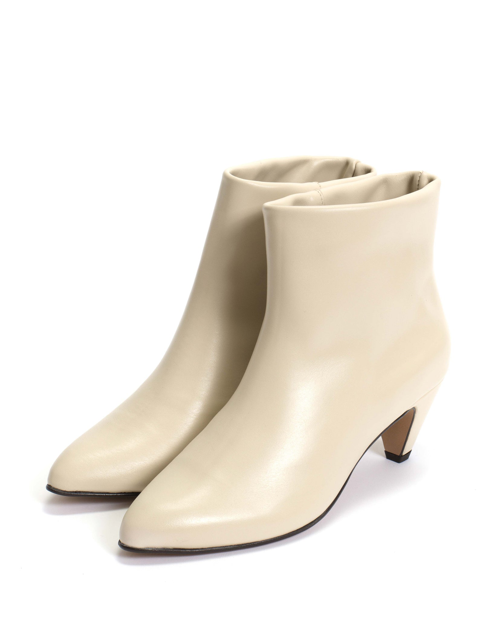 Hilly 50 stiletto Soft calf White sand - Anonymous Copenhagen