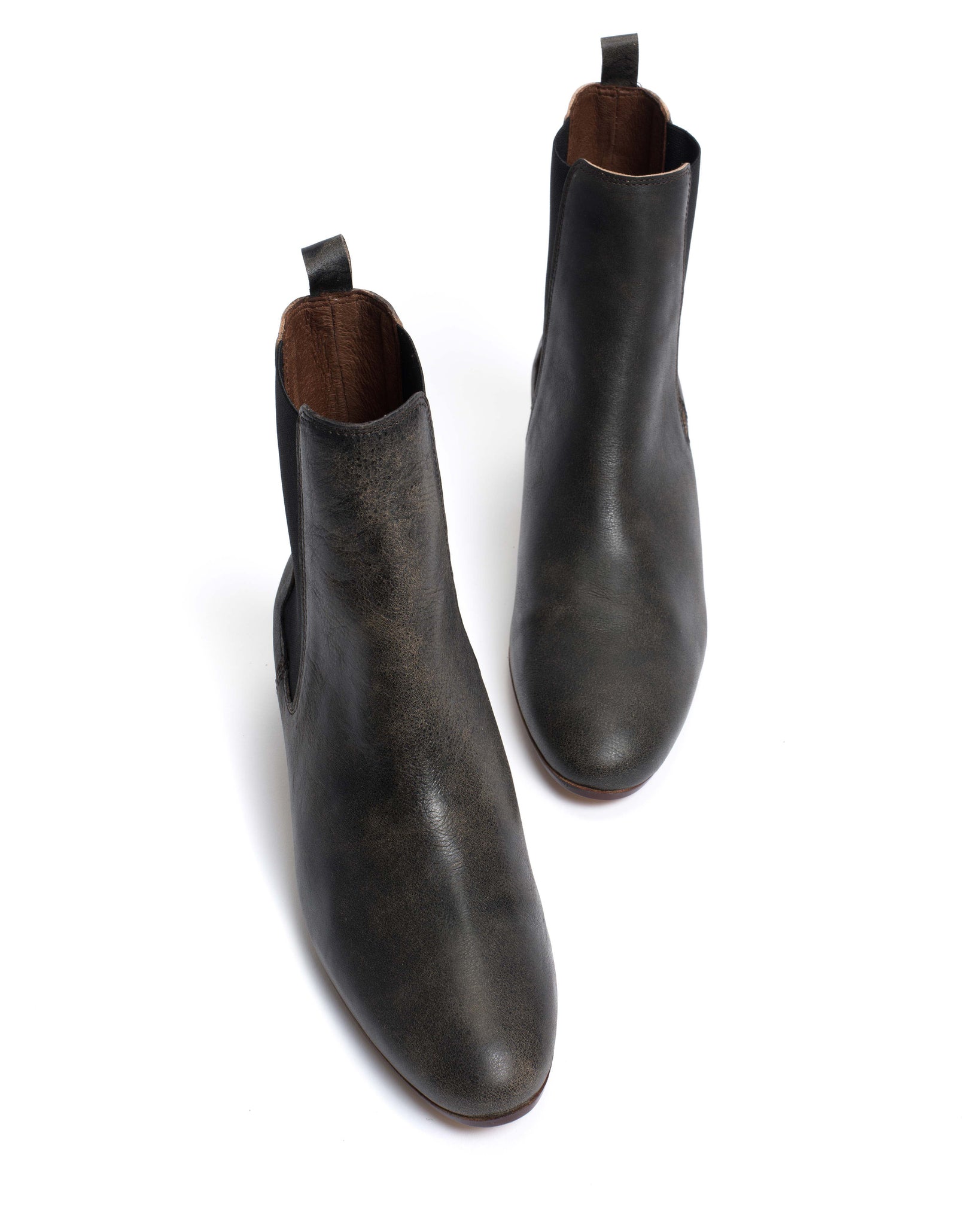 Niabella Distressed vegetable tanned calf Off black - Anonymous Copenhagen