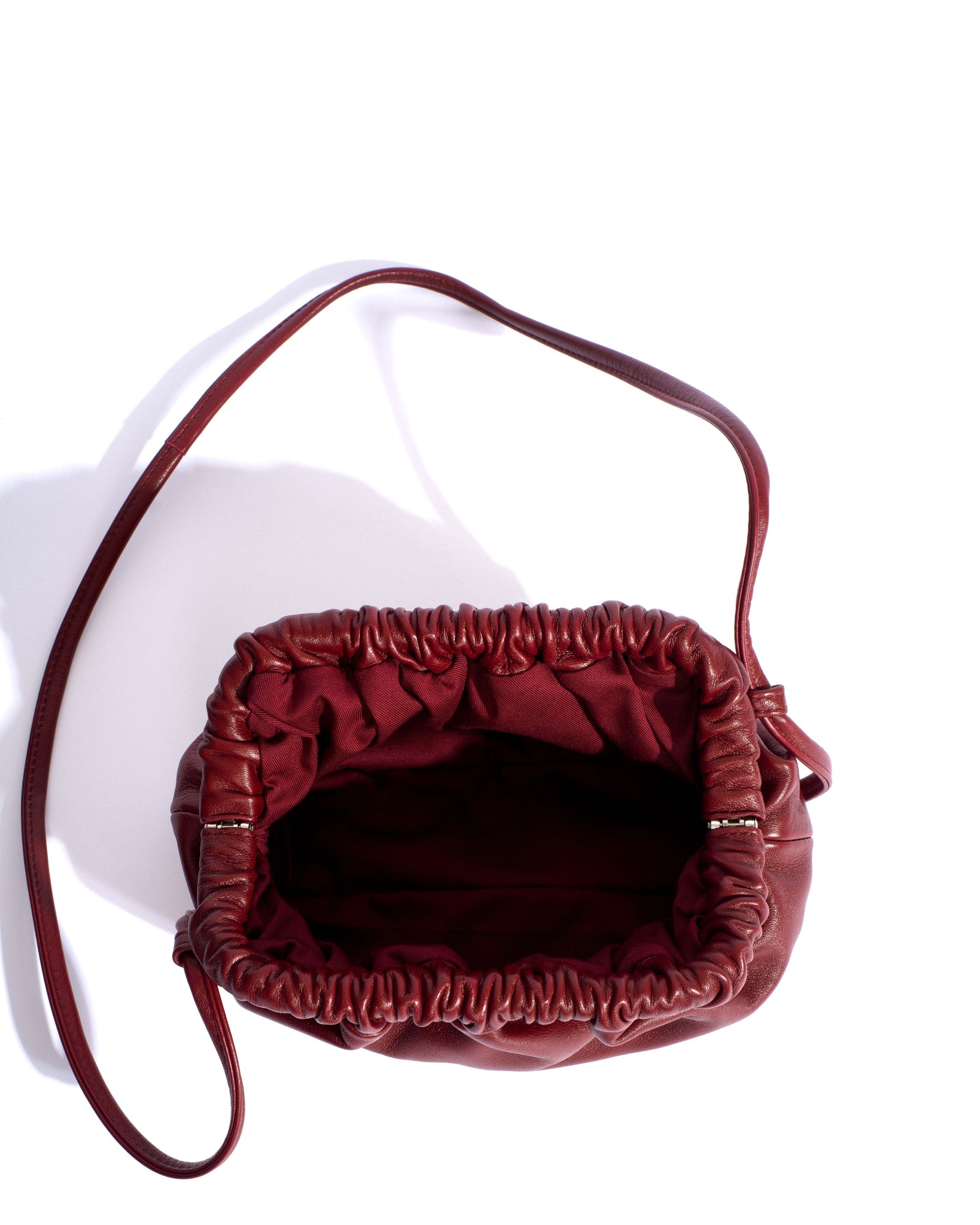 Hally petite cloud bag Shiny lamb Pomegranate