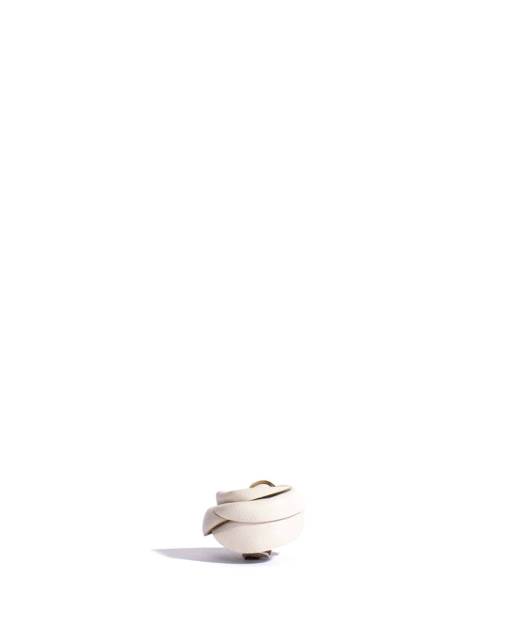 Rose shoe clip Shiny lamb White sand