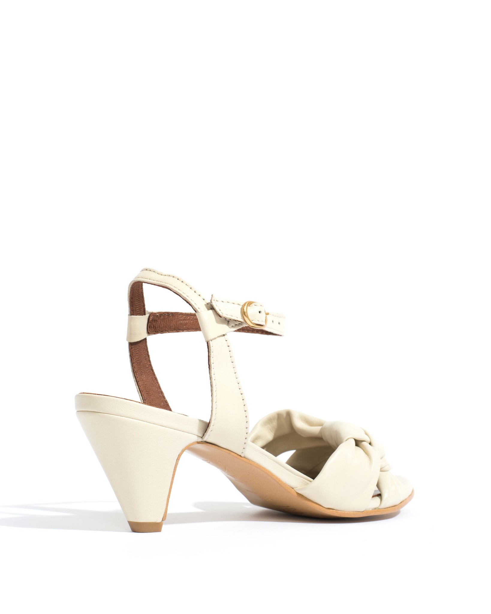 Kamilah 50 stiletto Shiny lamb White sand