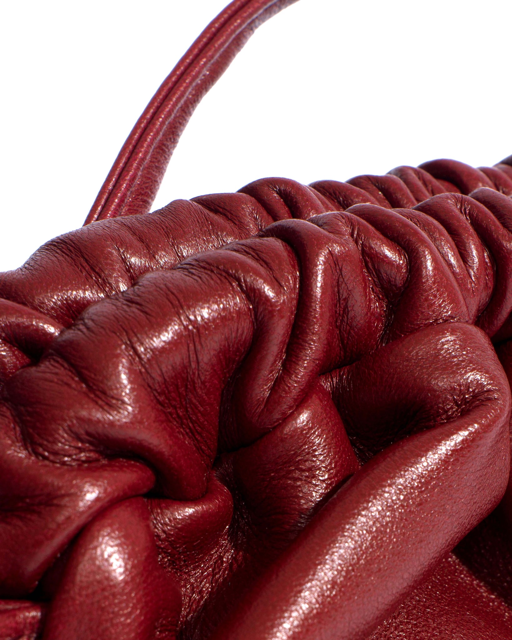 Hally petite cloud bag Shiny lamb Pomegranate