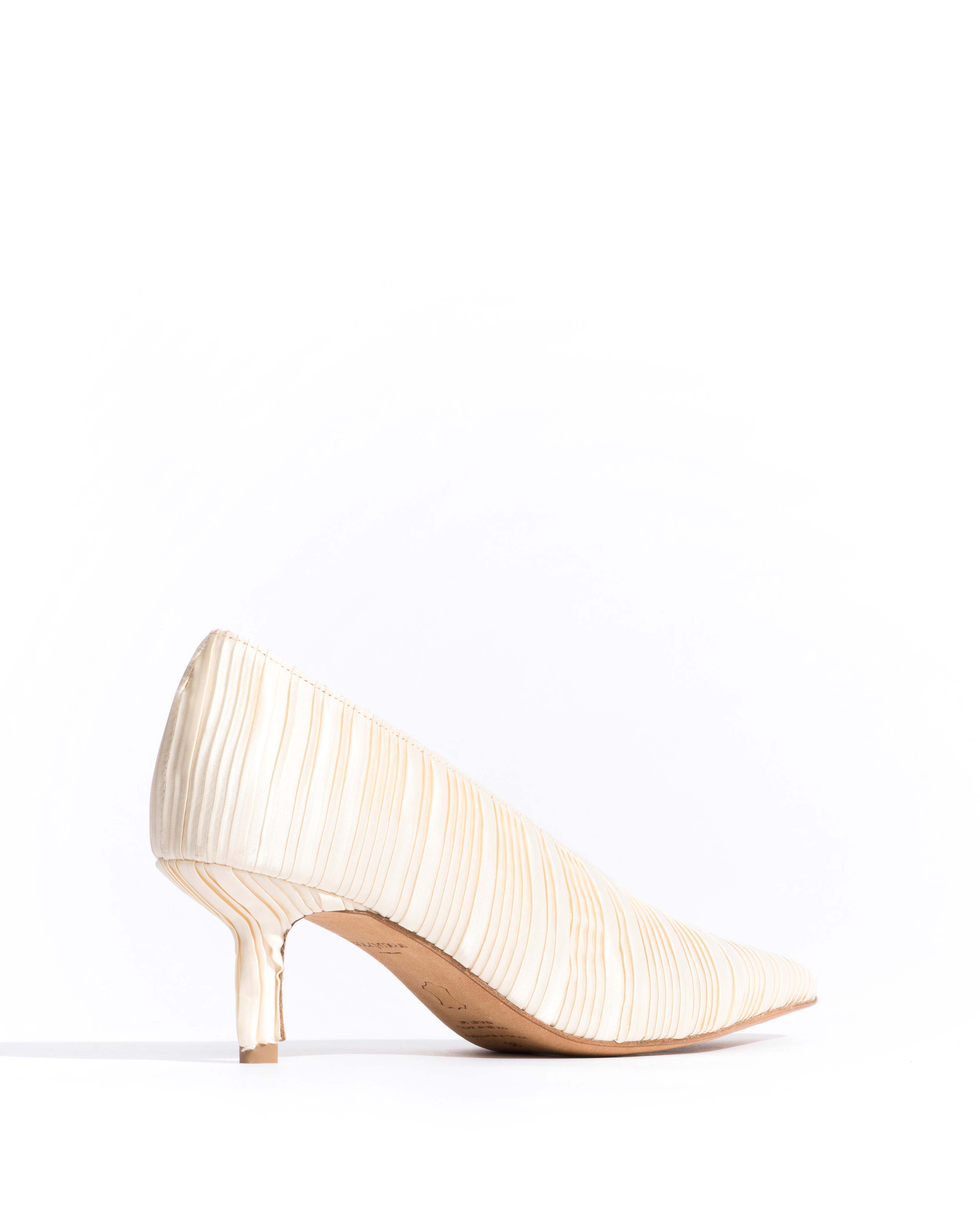 Phia 55 pin Pleated satin Creamy white