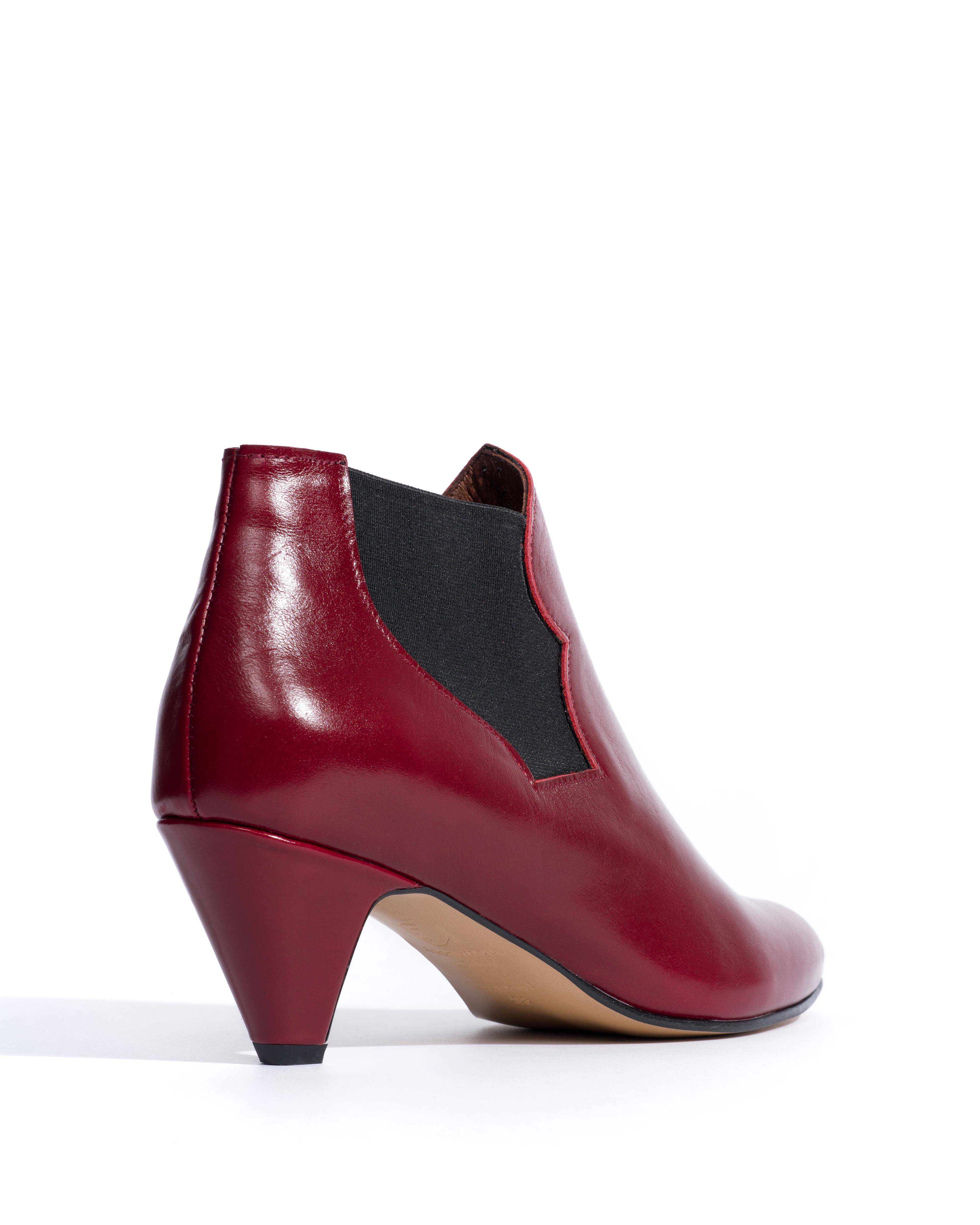 Shalli 50 stiletto Crinkled polished goat Pomegranate