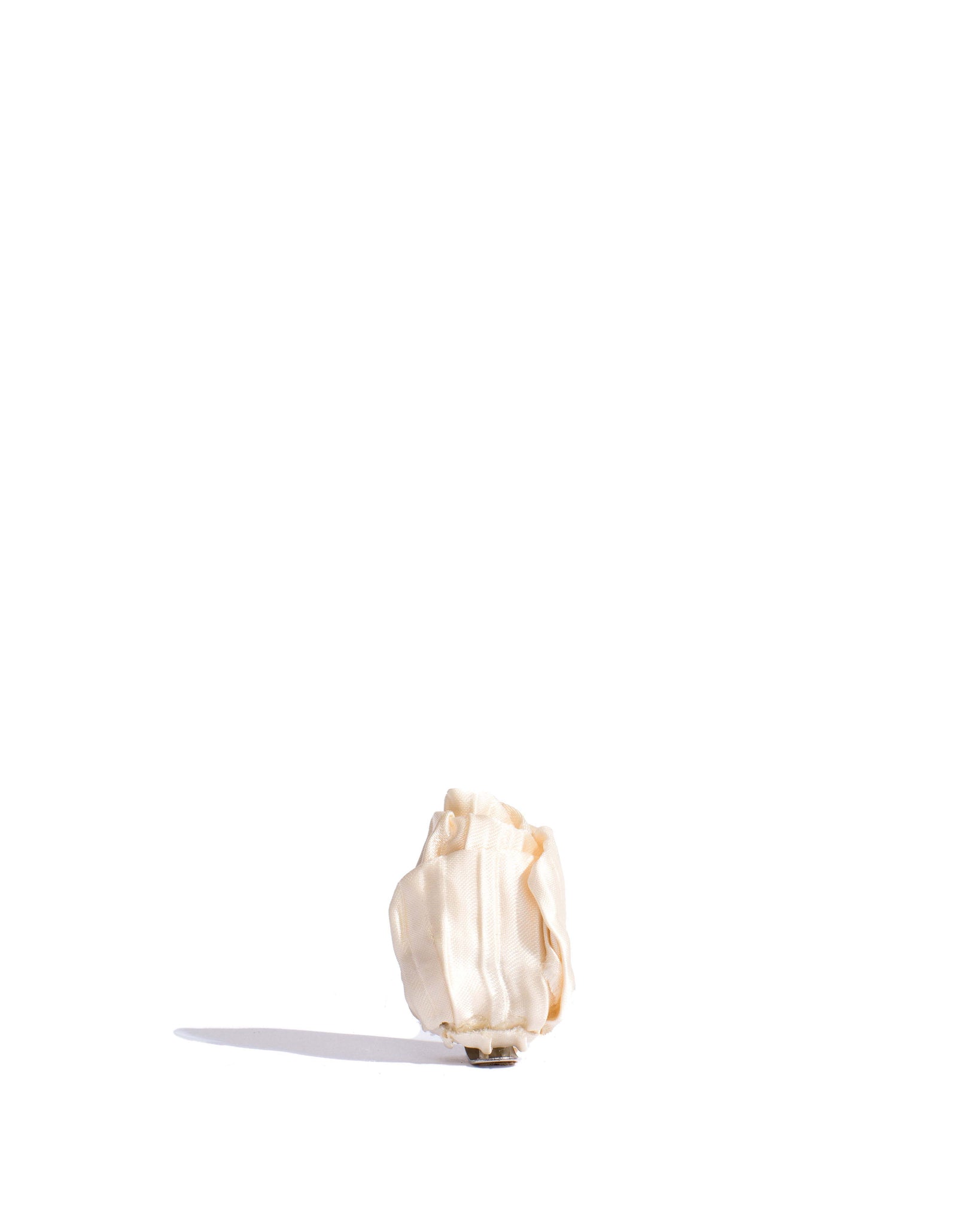 Tulip shoe clip Pleated satin Creamy white