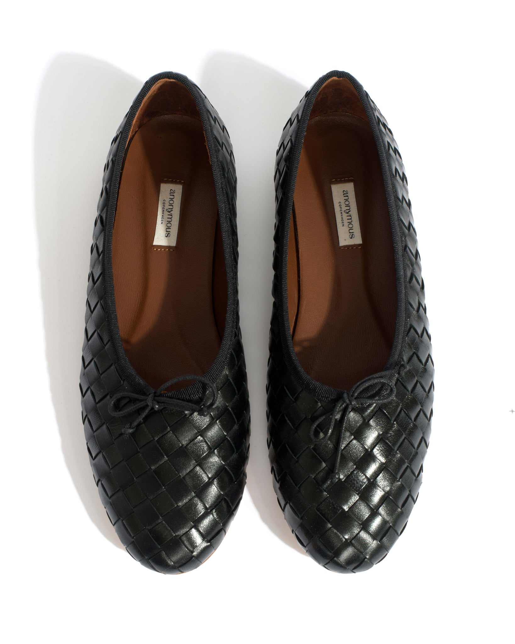 Sacha interlace Shiny lamb Black