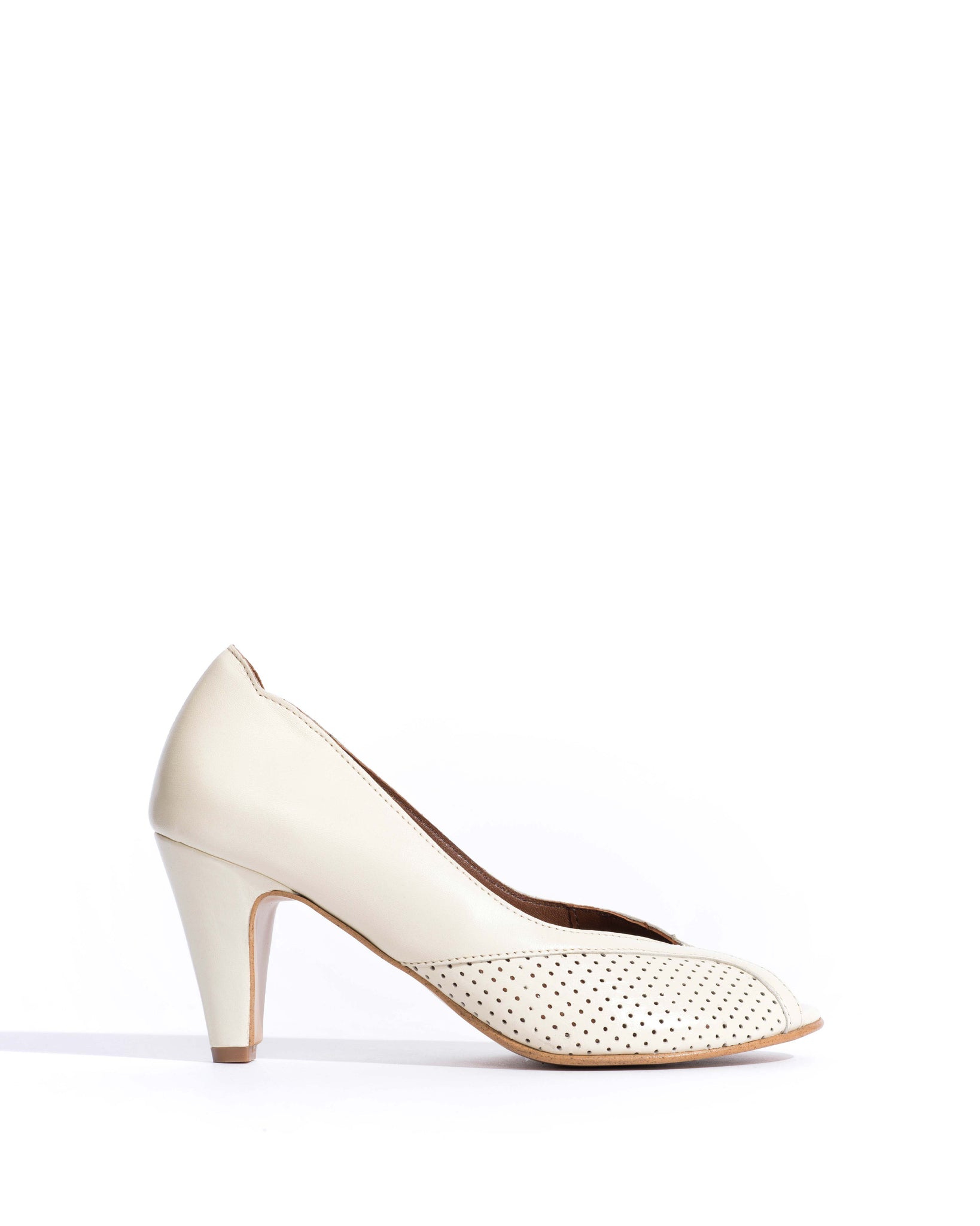 Alania Shiny lamb White sand - 