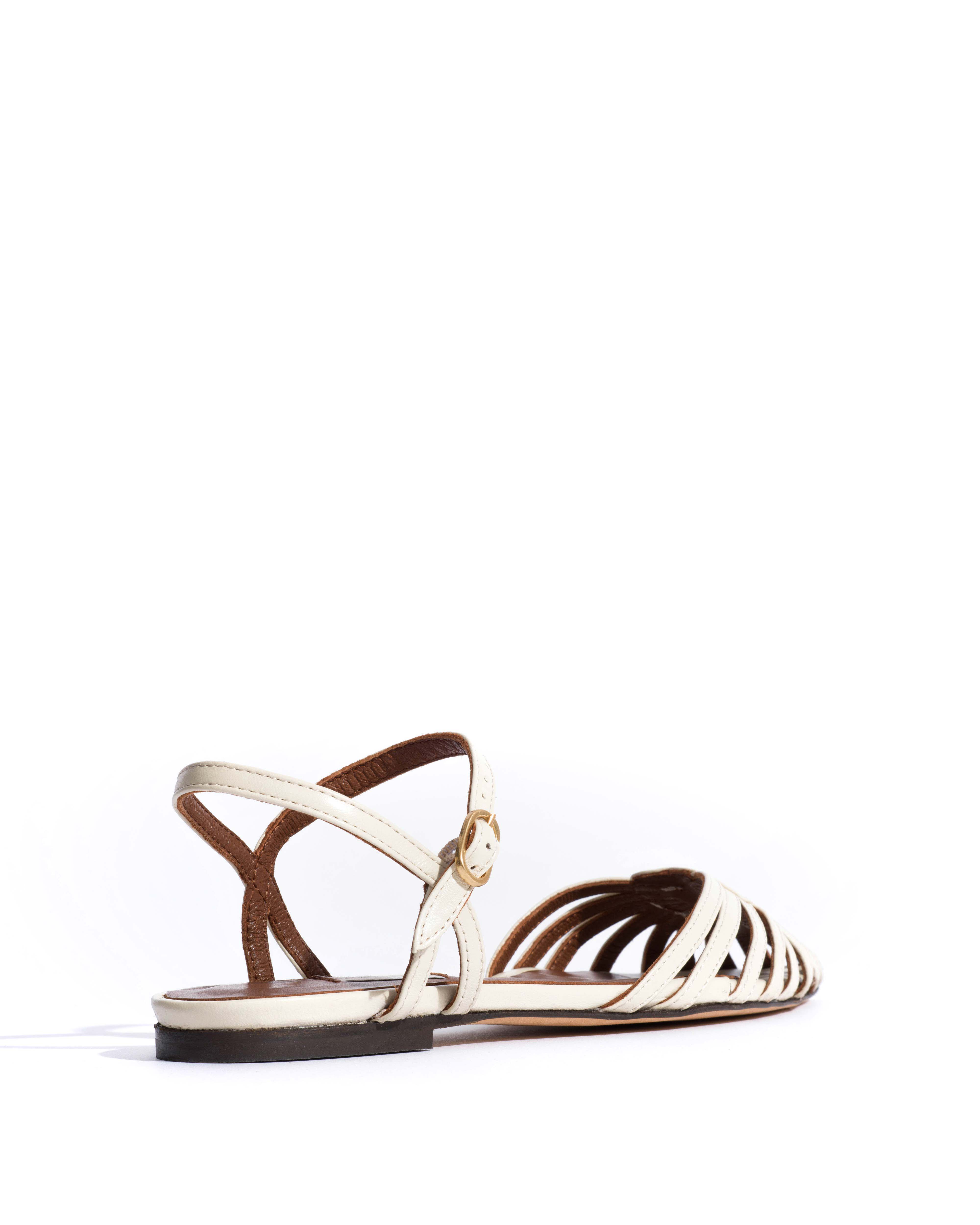 Keesha 10 Shiny lamb White sand