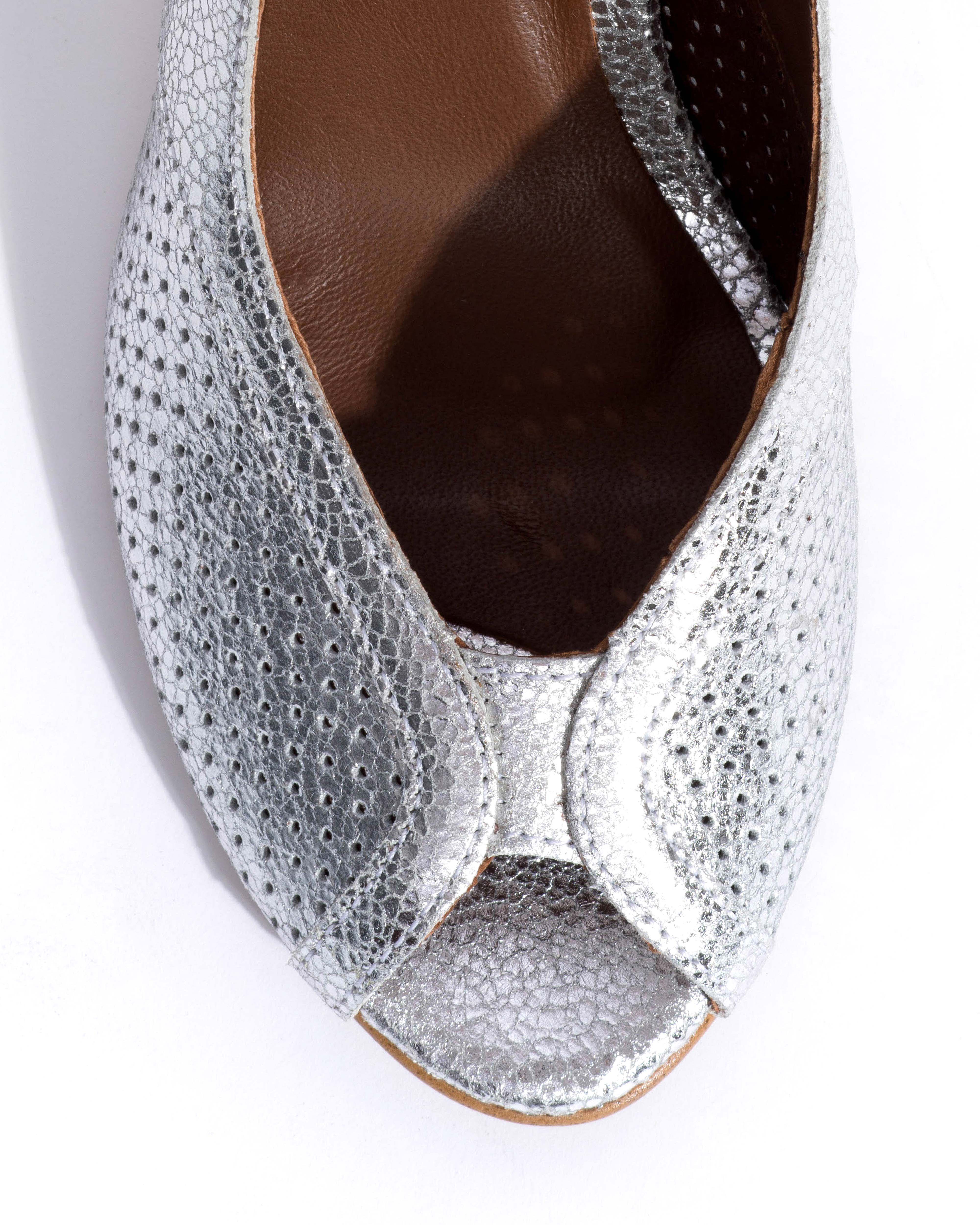 Alania Crackled metallic goat Silver