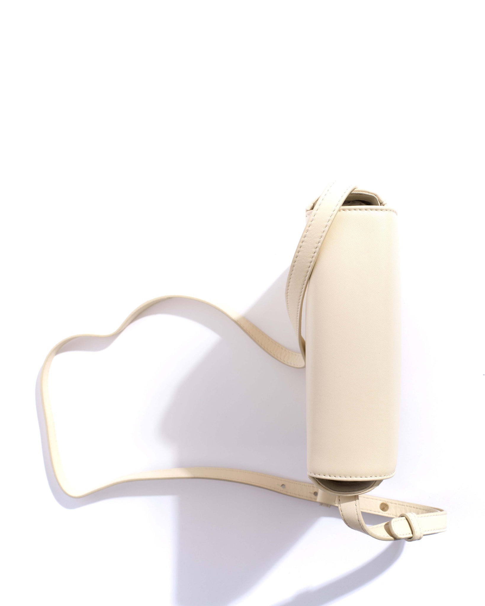 Sicha interlace crossover bag Shiny lamb White sand