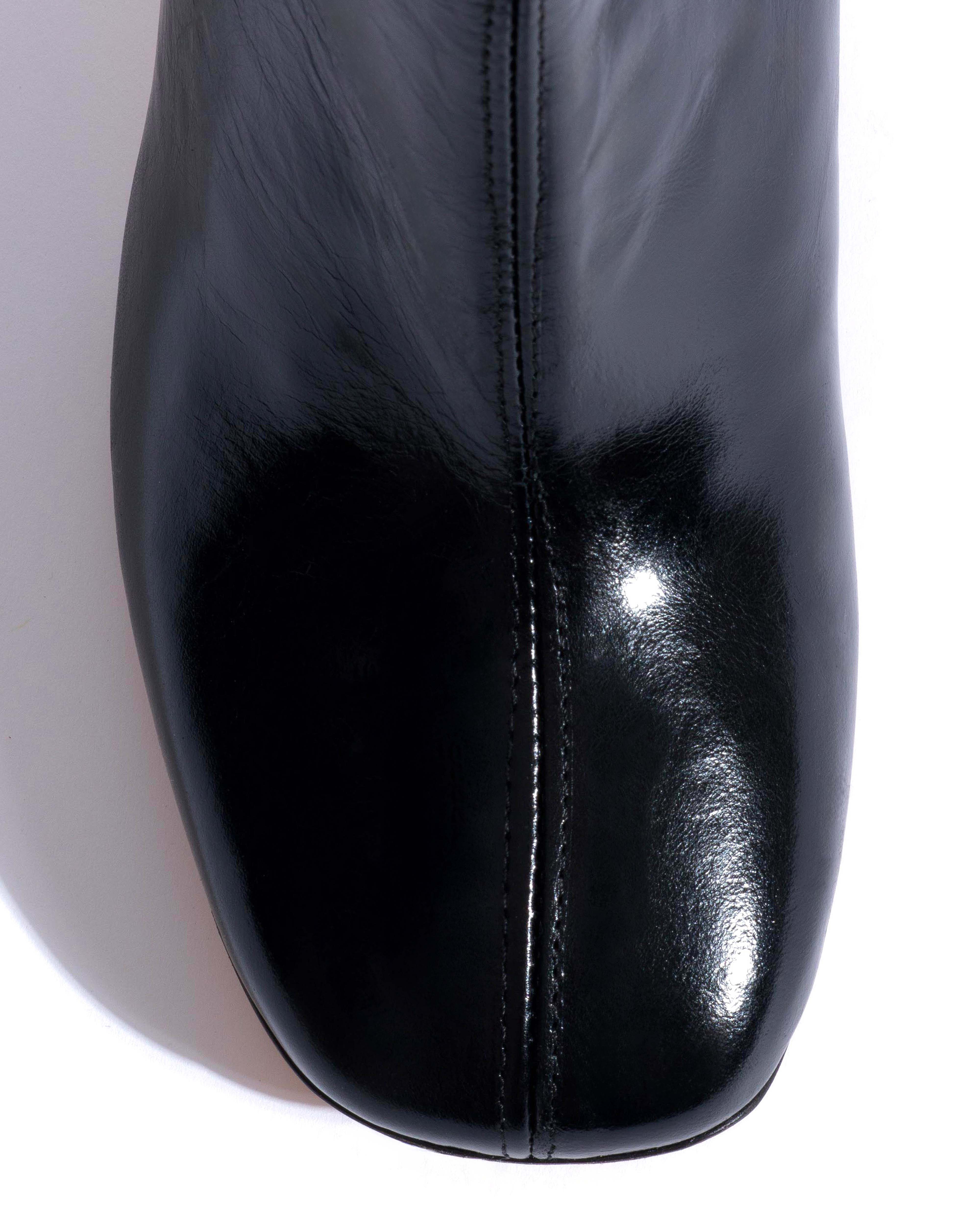 Kali 80 Crinkled polished goat Black