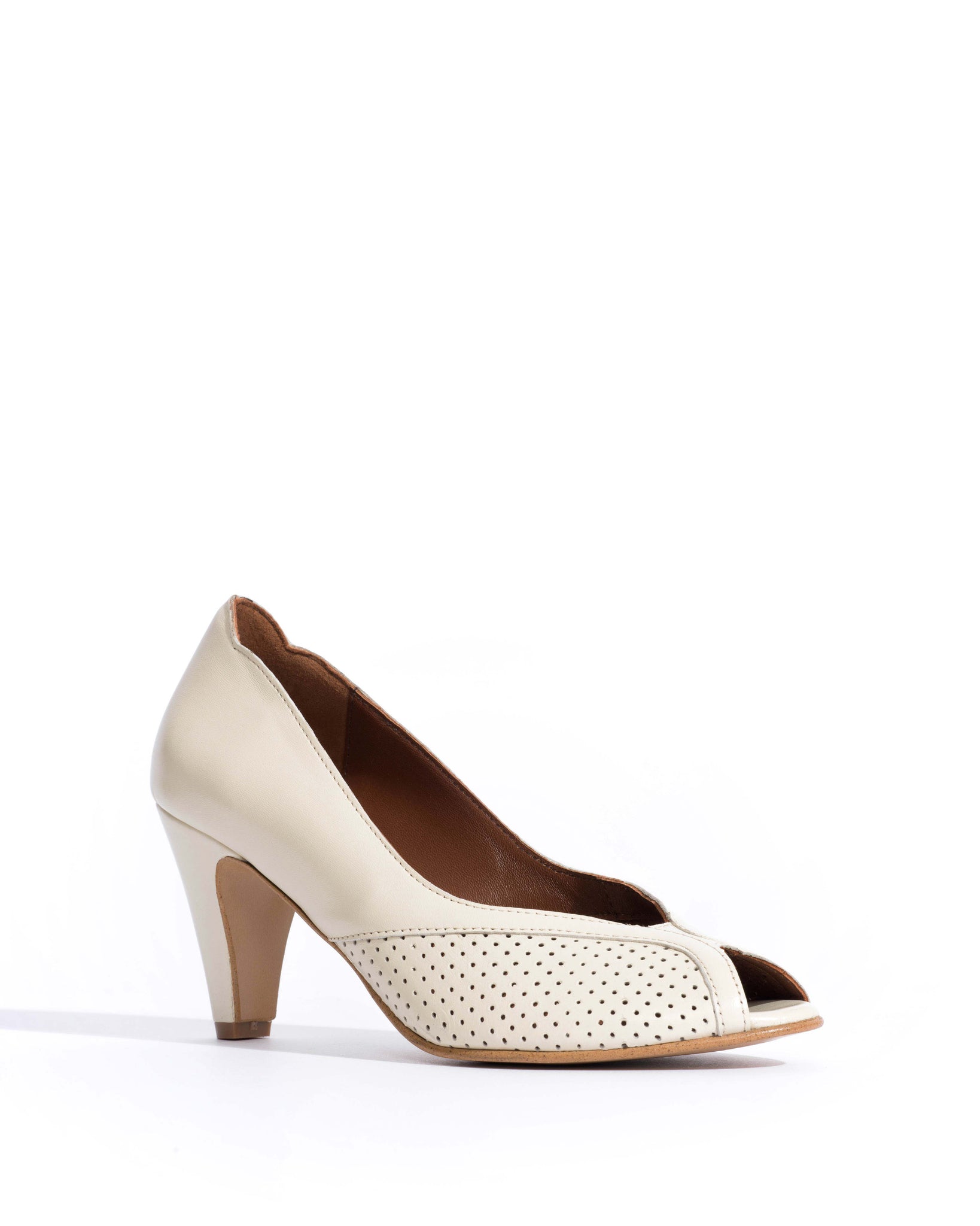 Alania Shiny lamb White sand - 