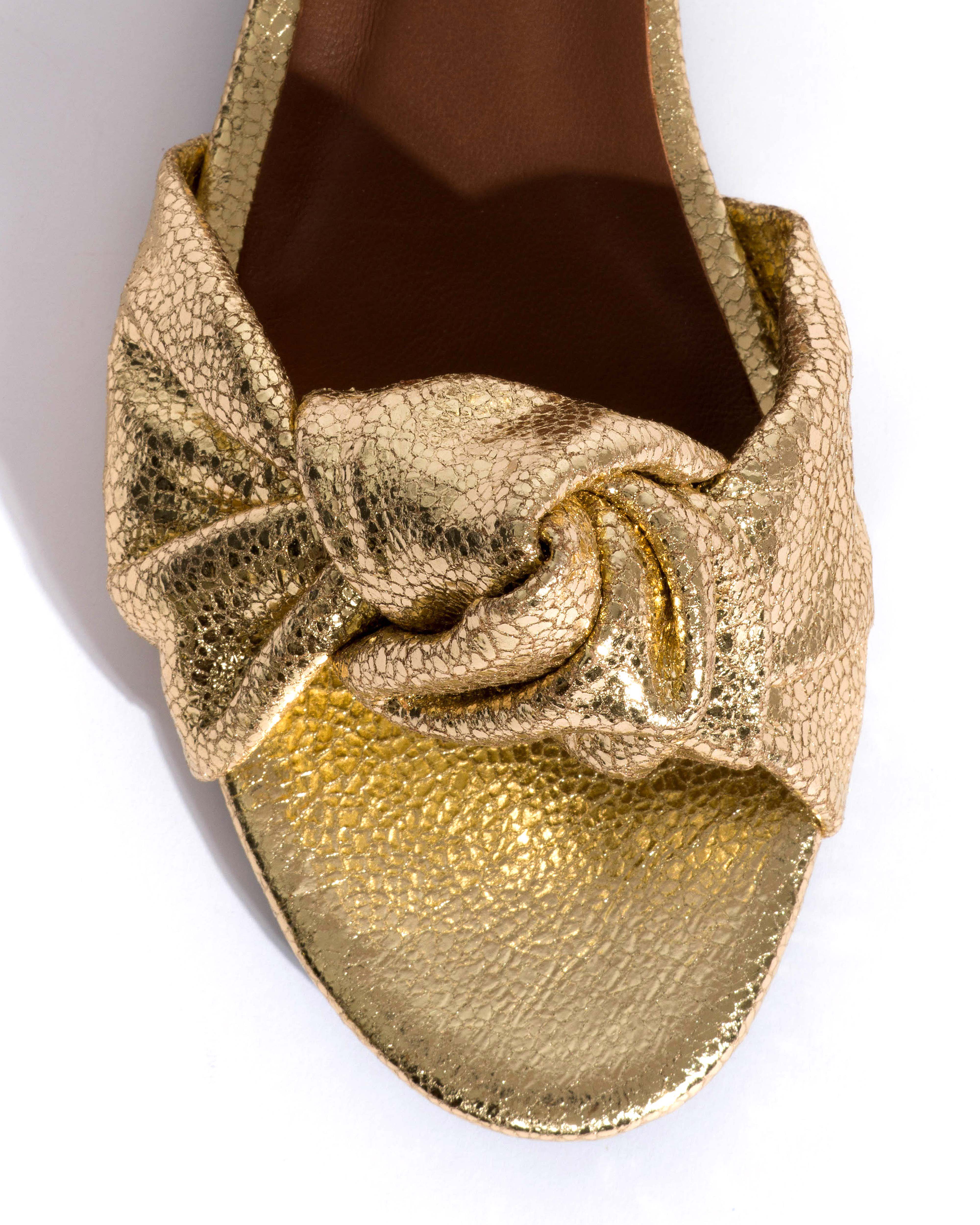 Aliza 10 Crackled metallic goat Gold