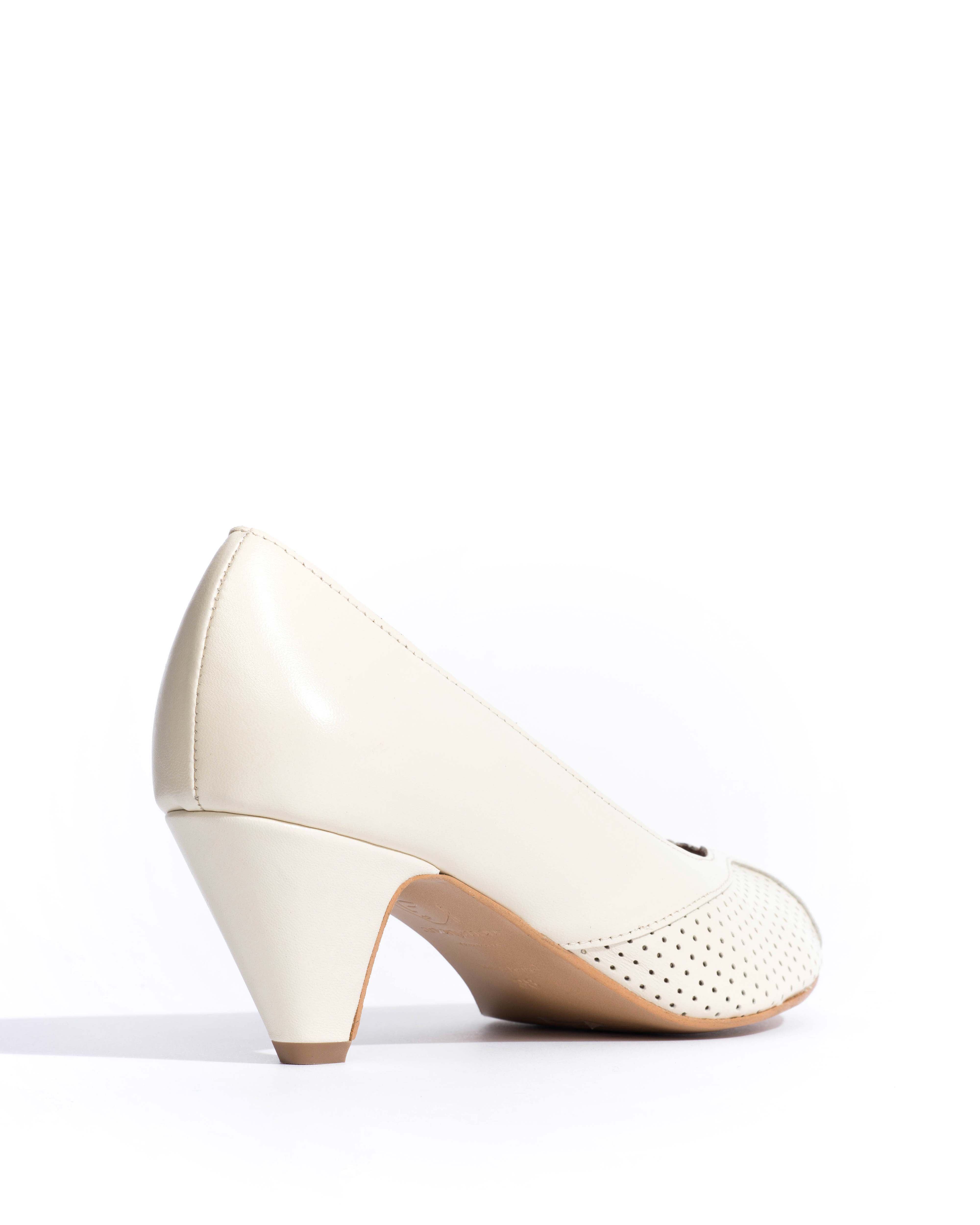 Tiffany stiletto Shiny lamb White sand