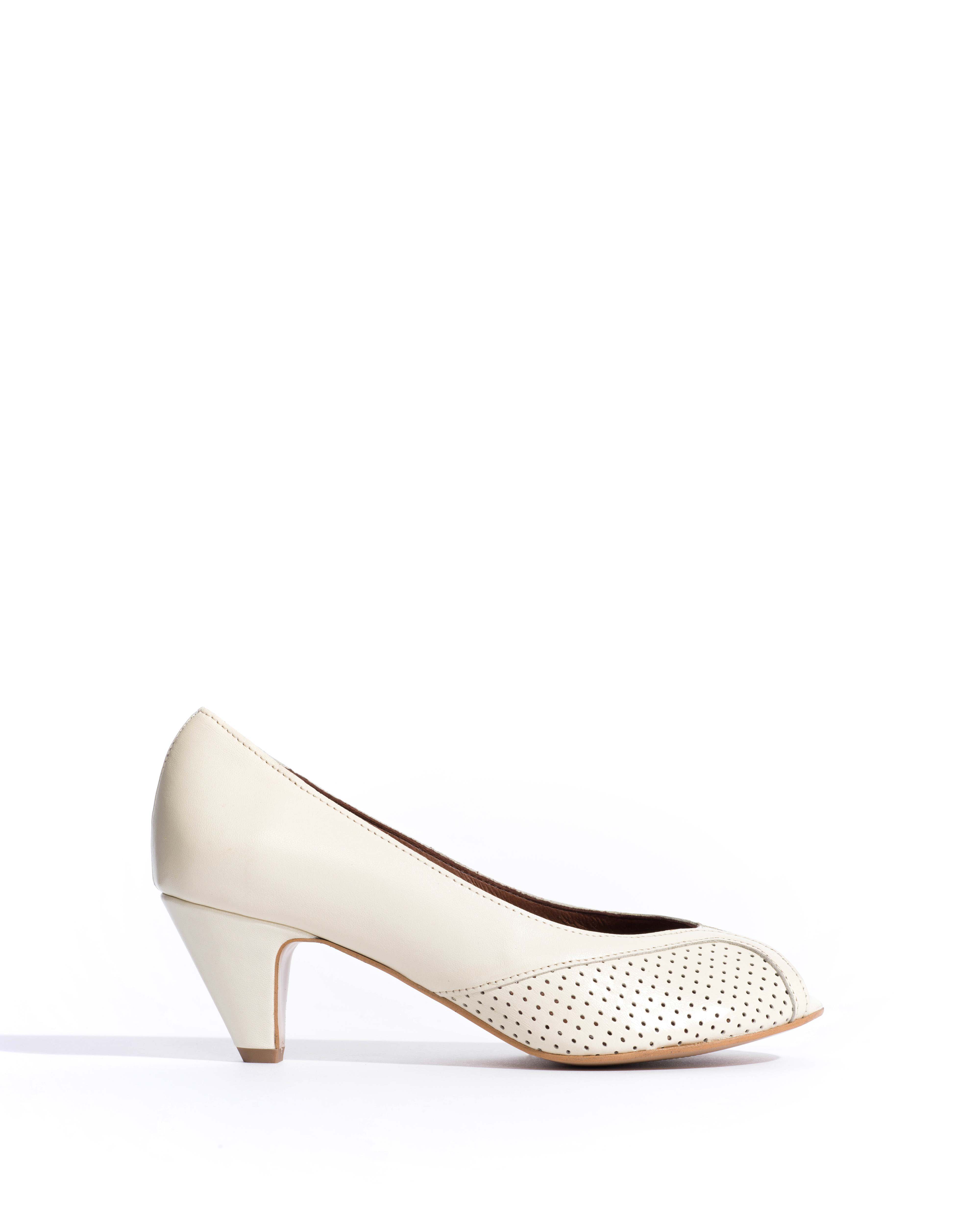 Tiffany stiletto Shiny lamb White sand