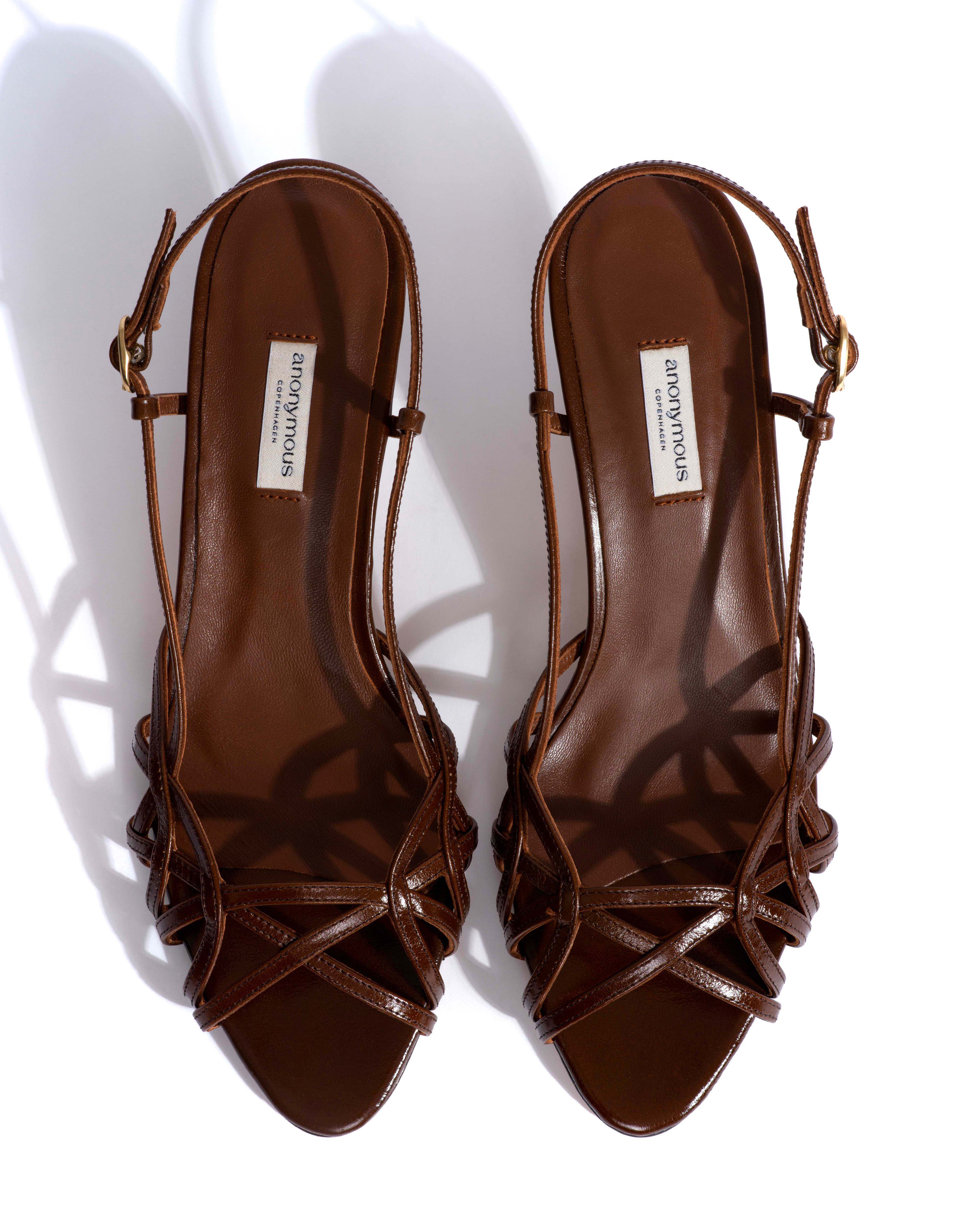 Scarlett 50 kitten Crinkled polished goat Caramel brown