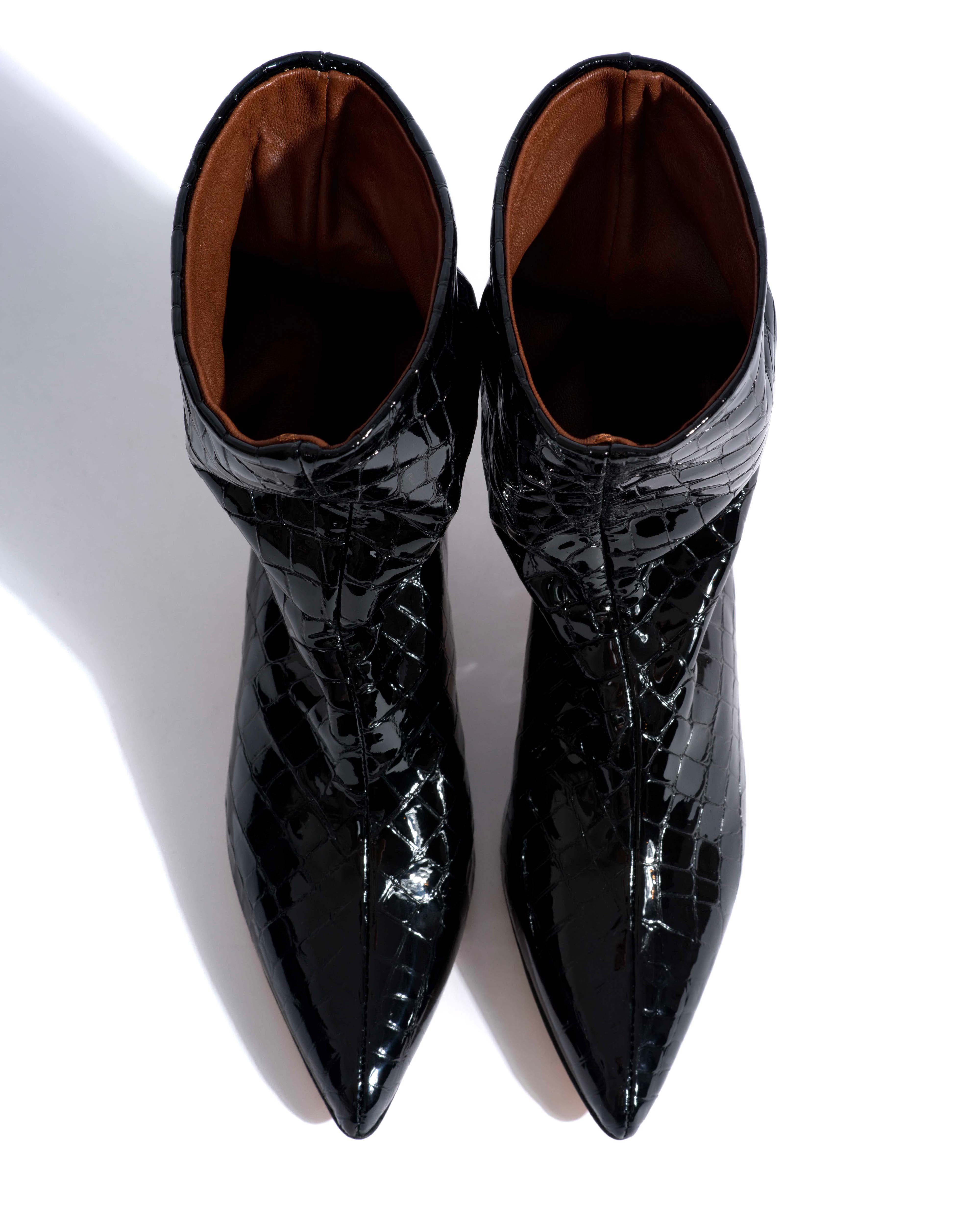 Vully 40 Polished croco calf Black