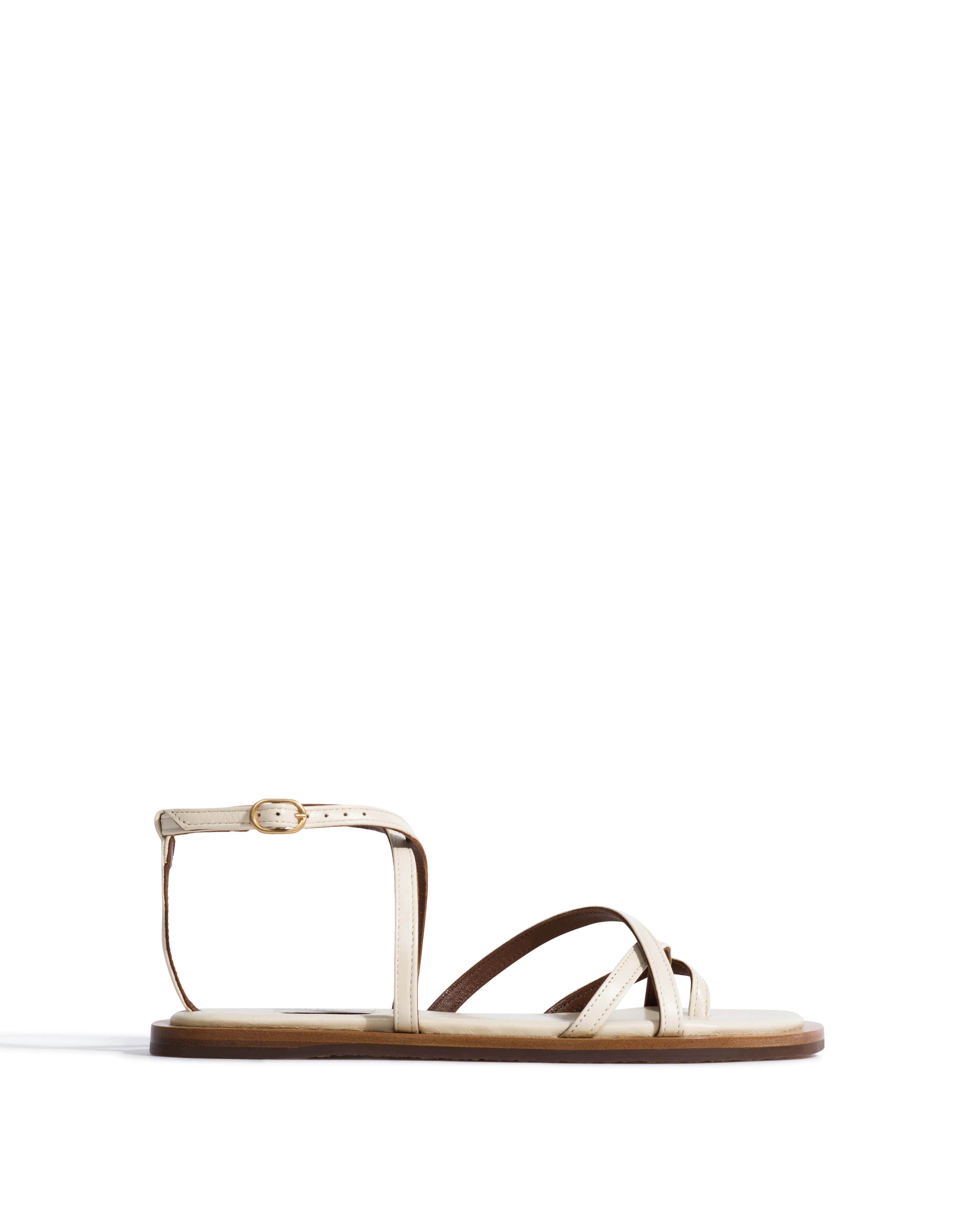 Isah 10 Shiny lamb White sand