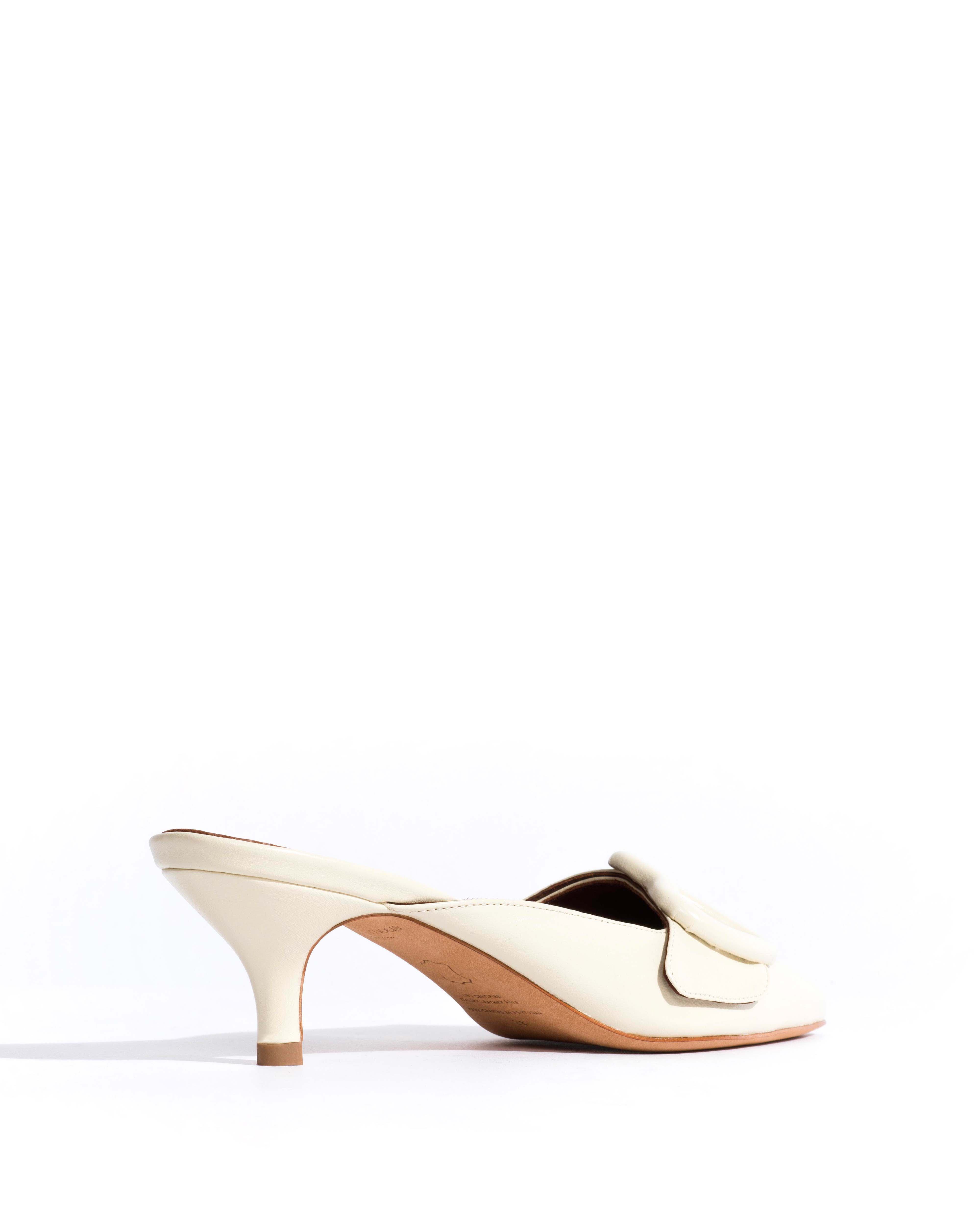 Shila 50 kitten Shiny lamb White sand