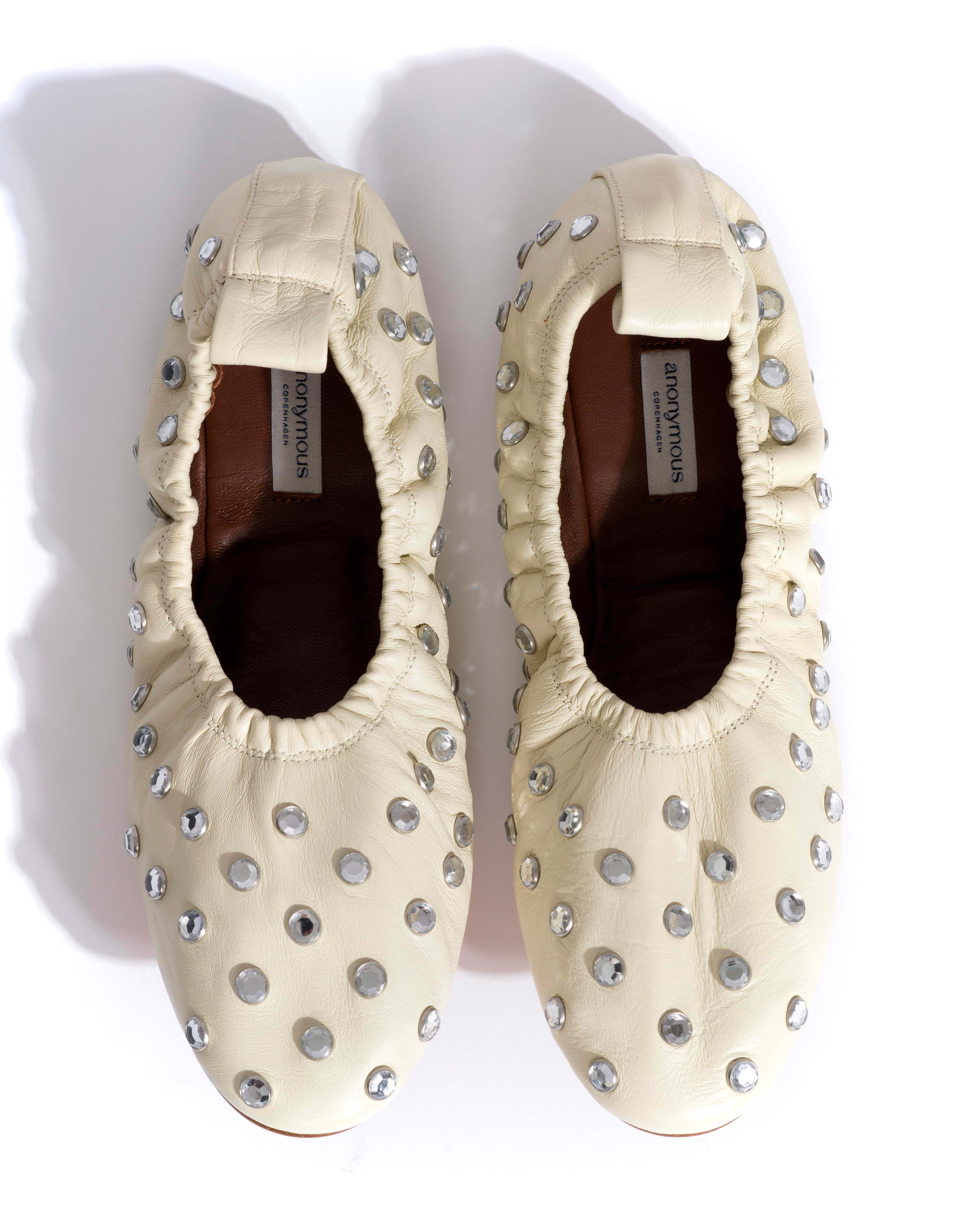 Mirelda crystals Silky lamb White sand